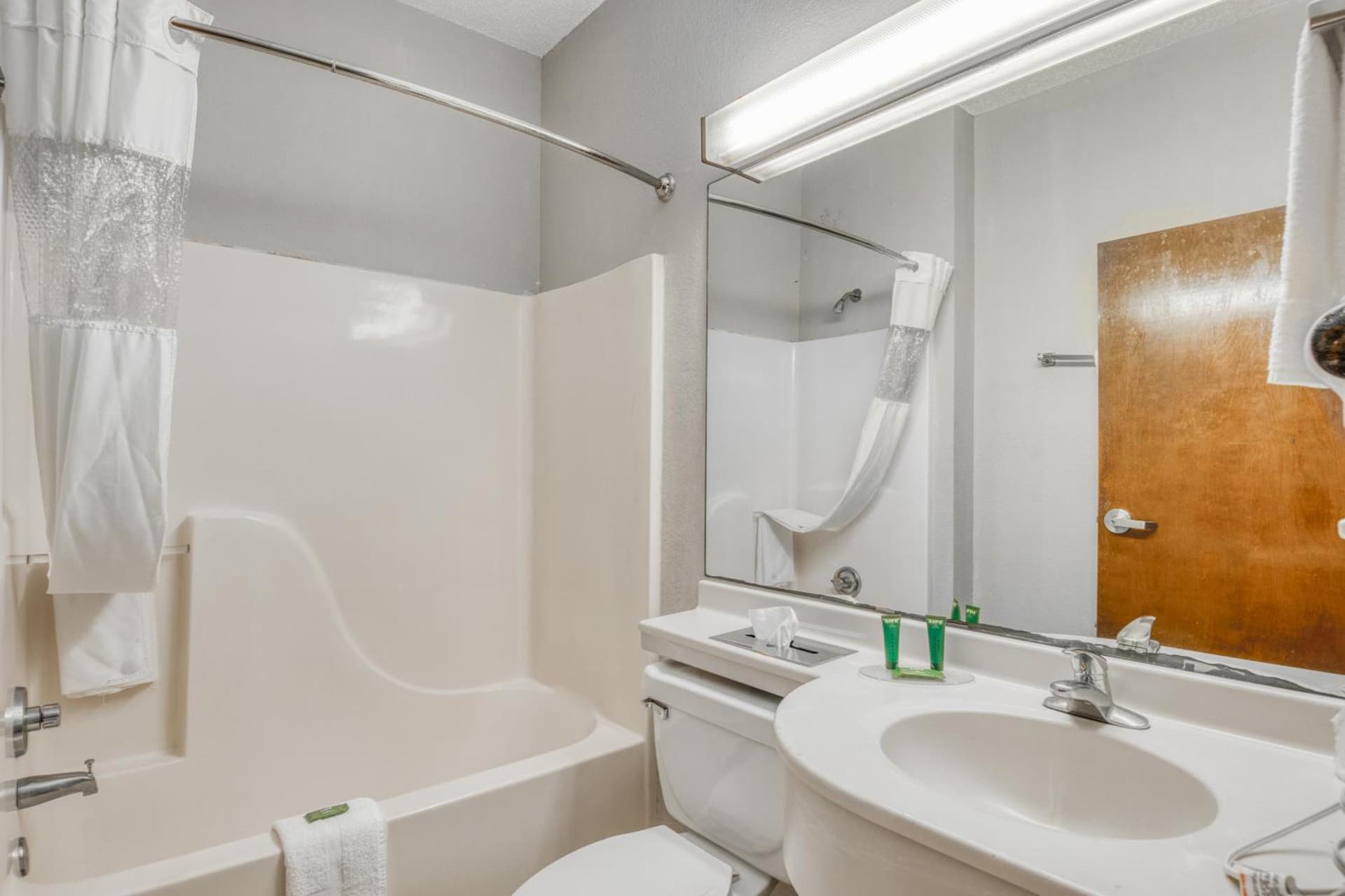 Trident Inn & Suites, Baton Rouge gallery photo in Baton Rouge, LA — image 19