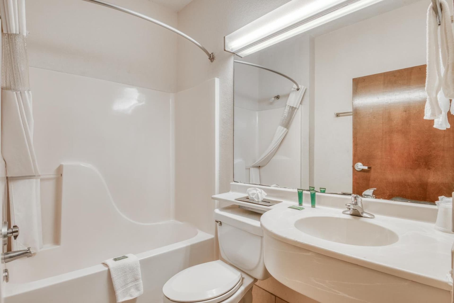 Trident Inn & Suites, Baton Rouge gallery photo in Baton Rouge, LA — image 7