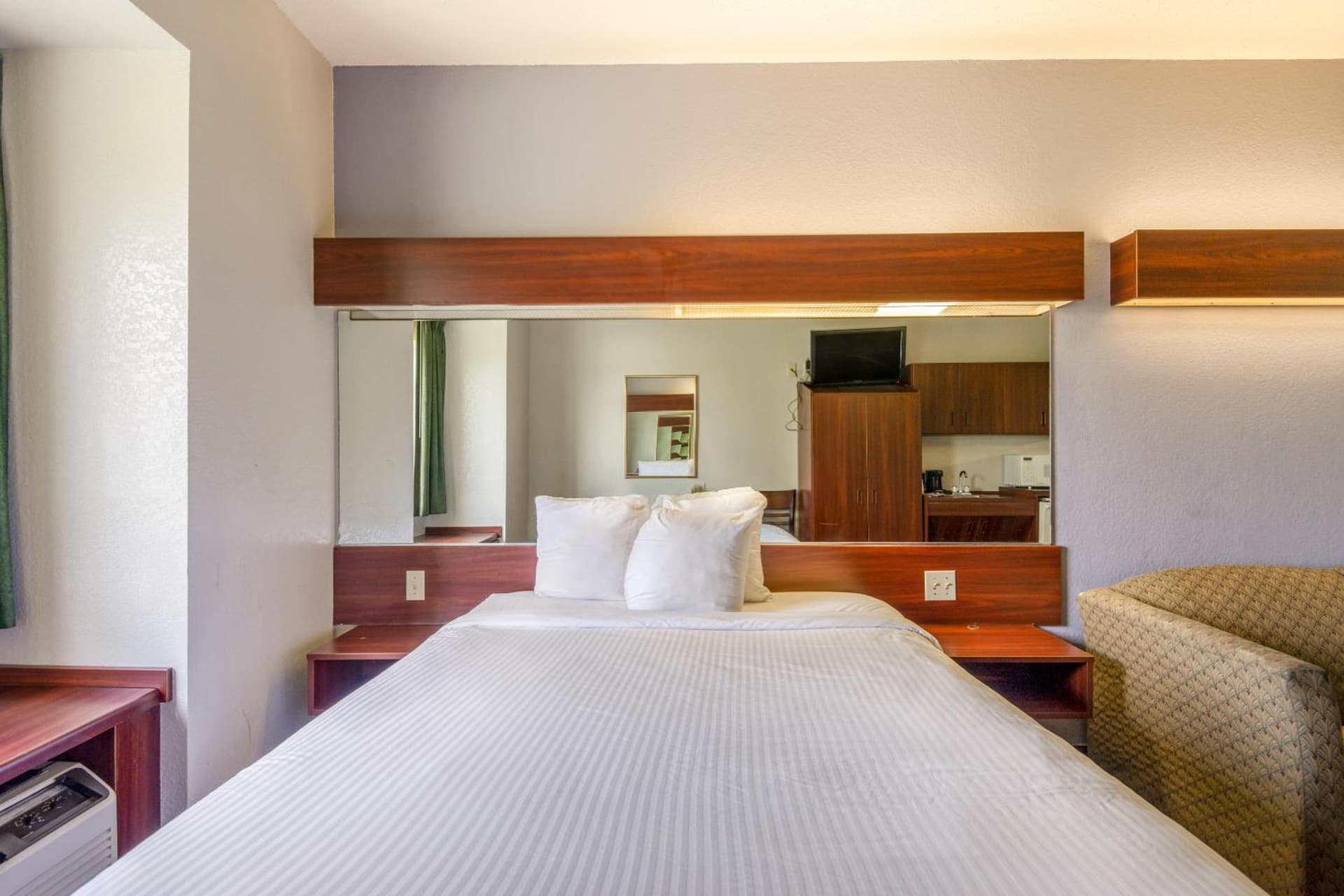 Trident Inn & Suites, Baton Rouge gallery photo in Baton Rouge, LA — image 43