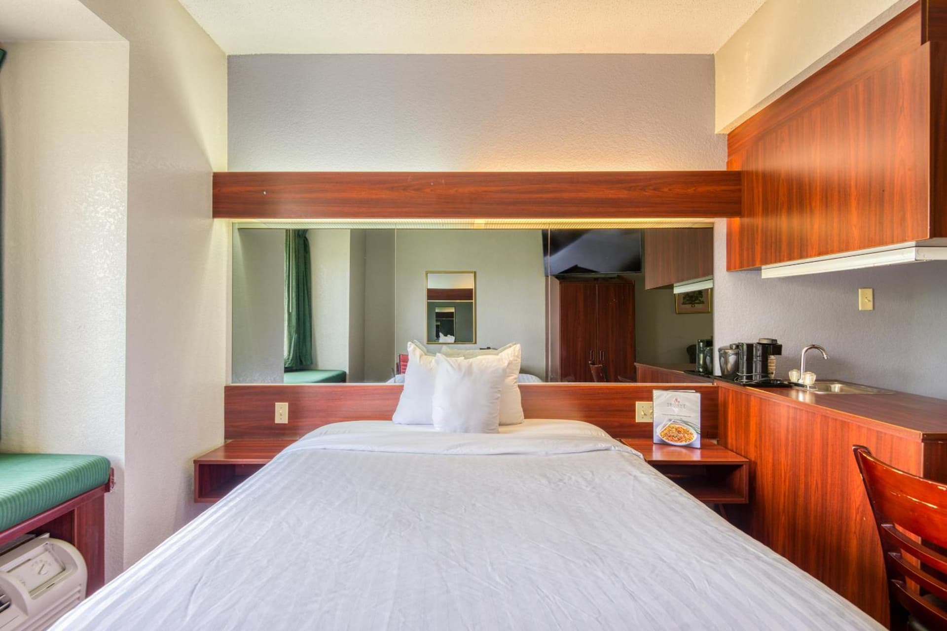 Trident Inn & Suites, Baton Rouge gallery photo in Baton Rouge, LA — image 37