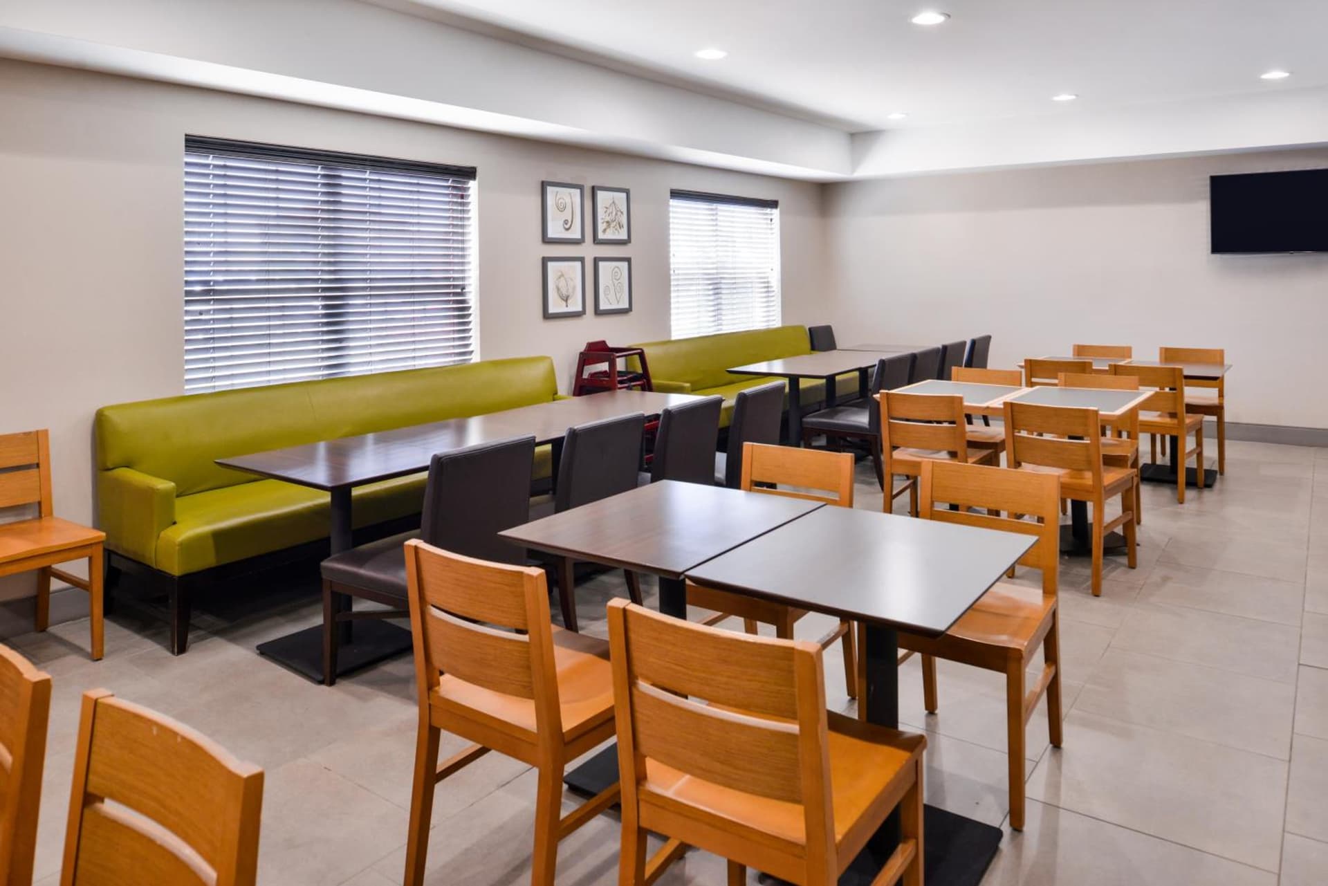 Country Inn & Suites by Radisson, Tinley Park, IL gallery photo in Tinley Park, IL — image 50