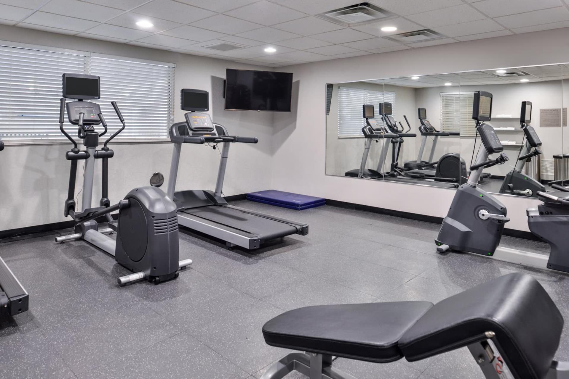 Country Inn & Suites by Radisson, Tinley Park, IL gallery photo in Tinley Park, IL — image 76