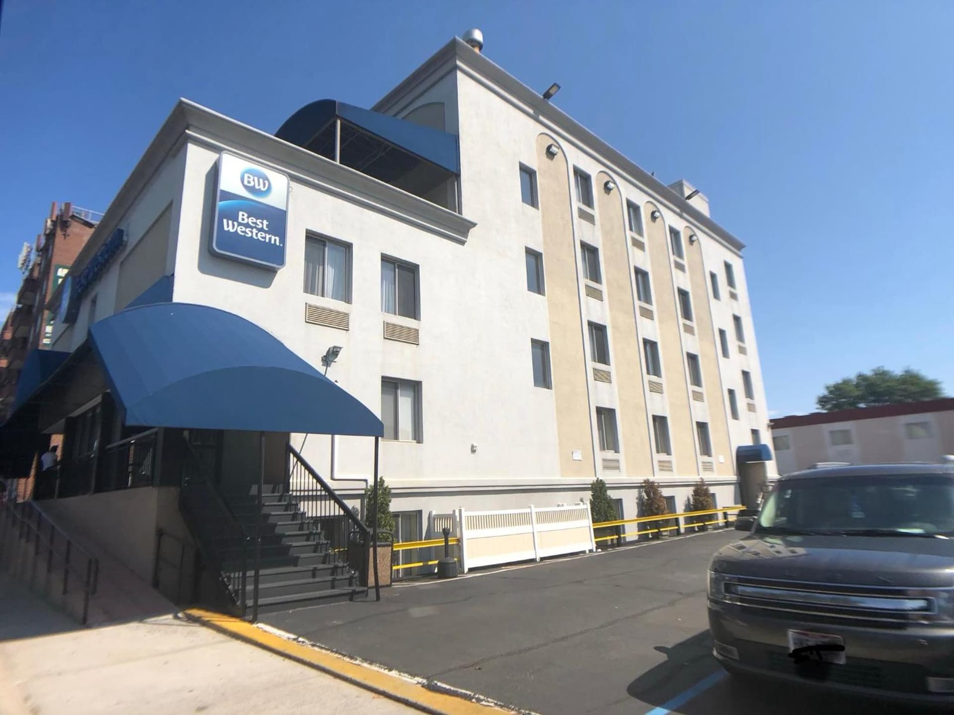 Best Western Jamaica Inn featured exterior or lobby in Queens, NY — similar hotel