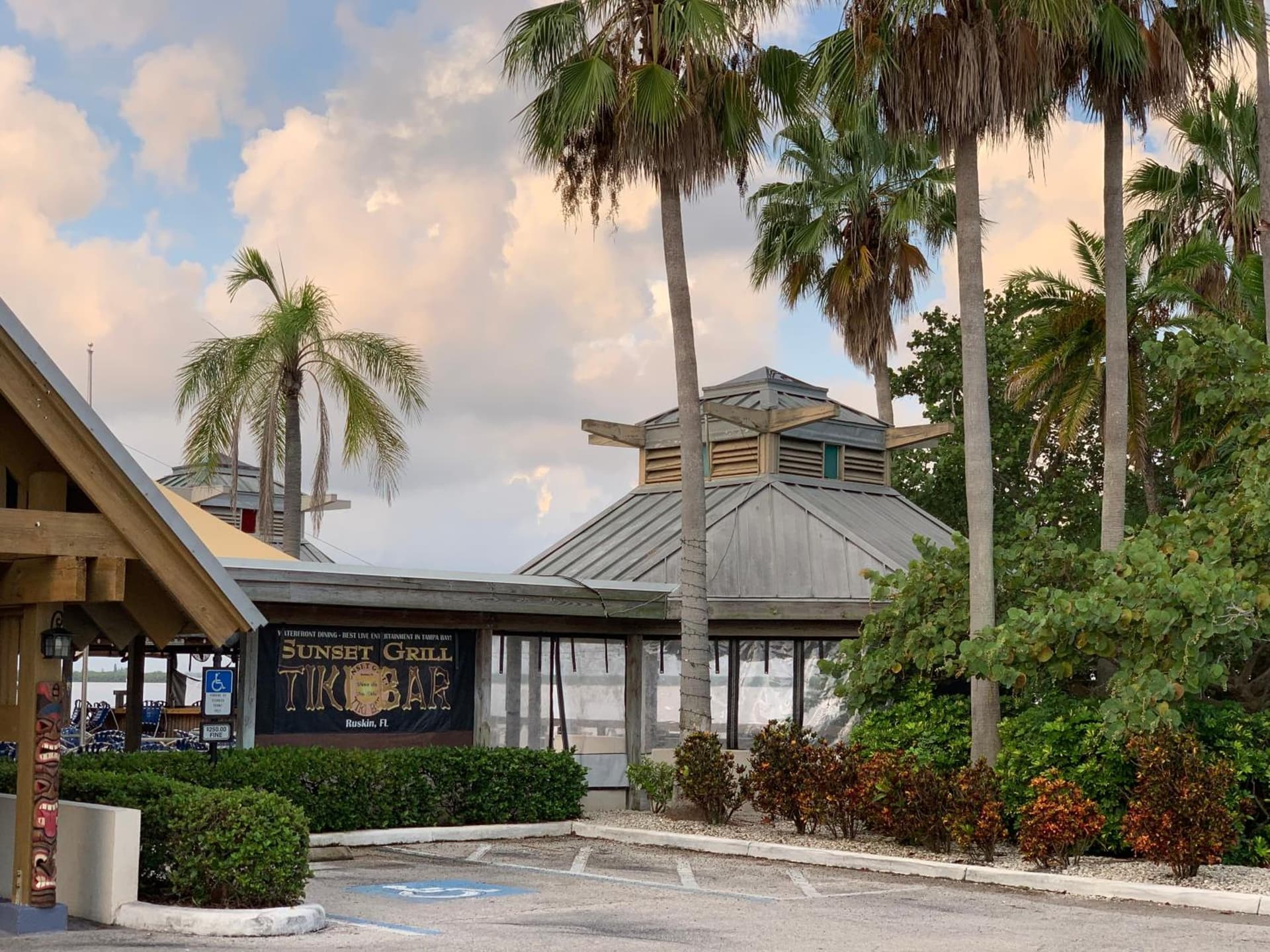 Resort Condo, Private Beach, Balcony with Water Views Bayside Retreat gallery photo in Ruskin, FL — image 10