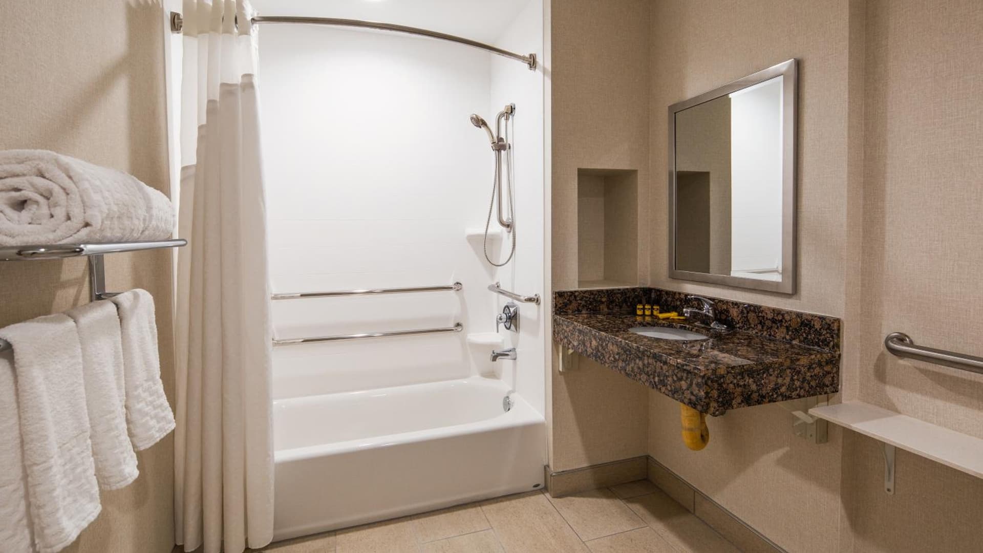 Best Western Plus Wilkes Barre-Scranton Airport Hotel gallery photo in Pittston, PA — image 6
