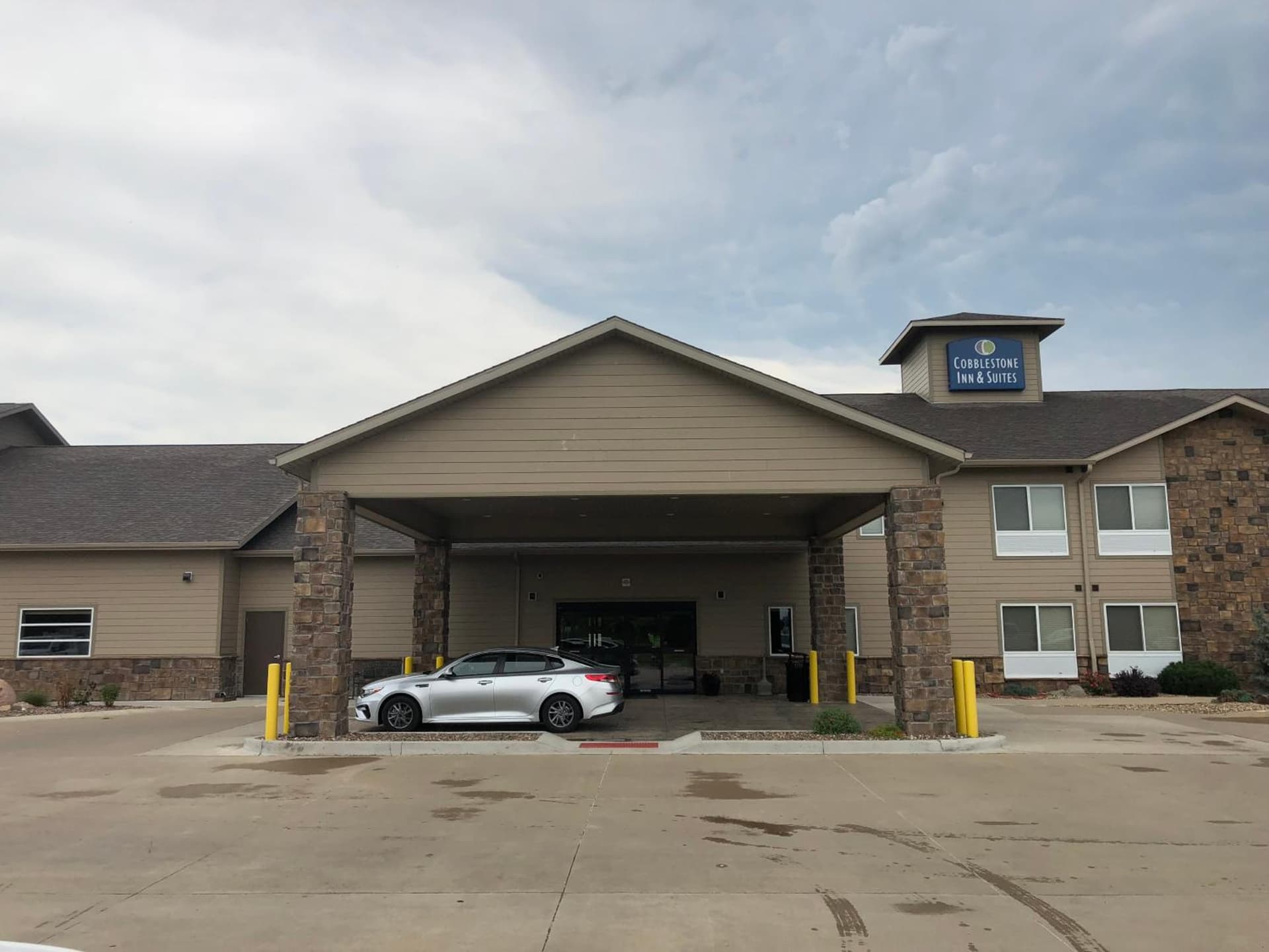 Cobblestone Inn & Suites Fort Madison interior in Fort Madison, IA — gallery photo 2