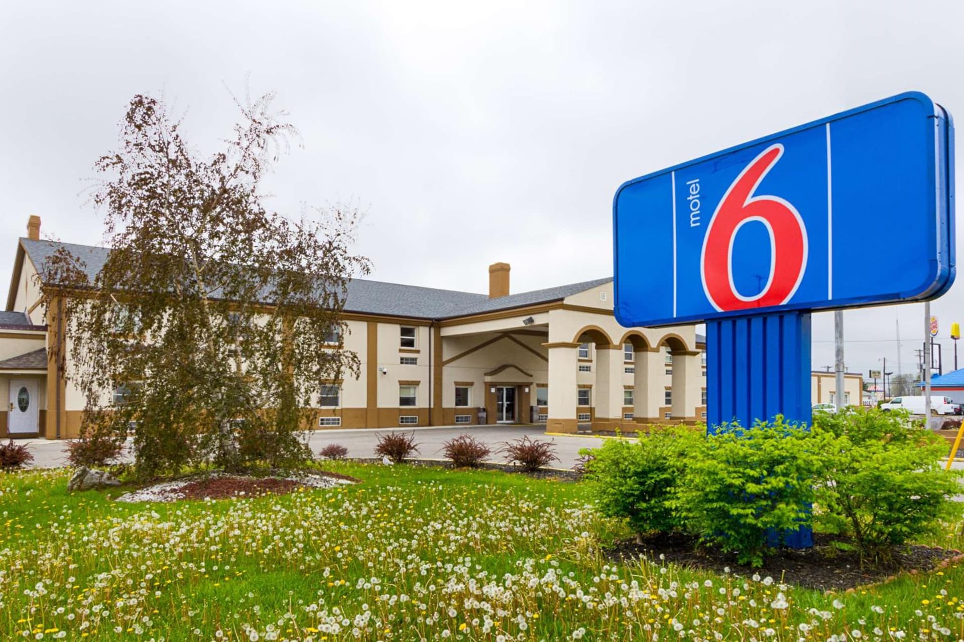 Motel 6-Sidney, OH featured exterior or lobby in Sidney, OH — similar hotel