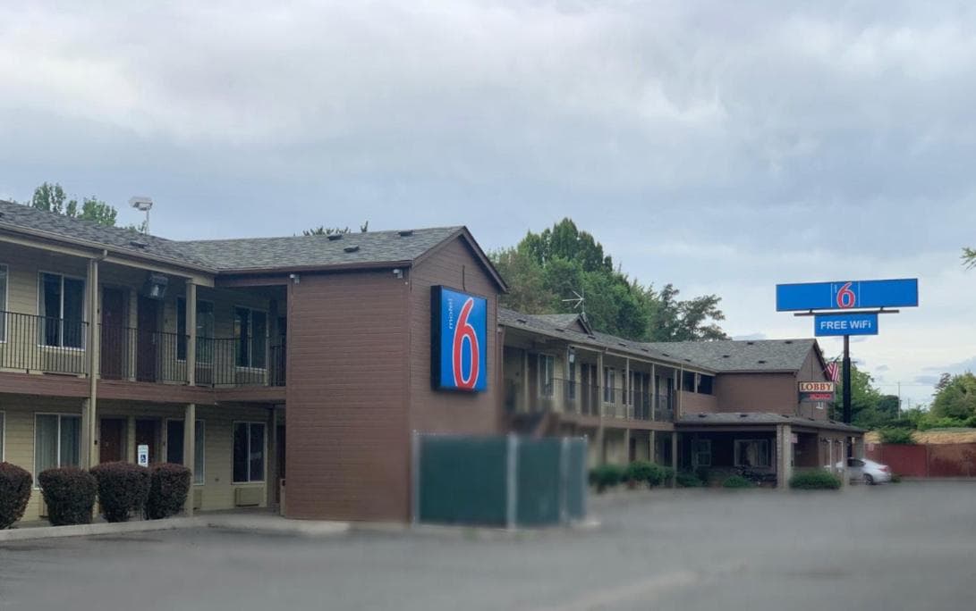 Motel 6-Yakima, WA - Downtown property views in Yakima, WA — gallery photo 3