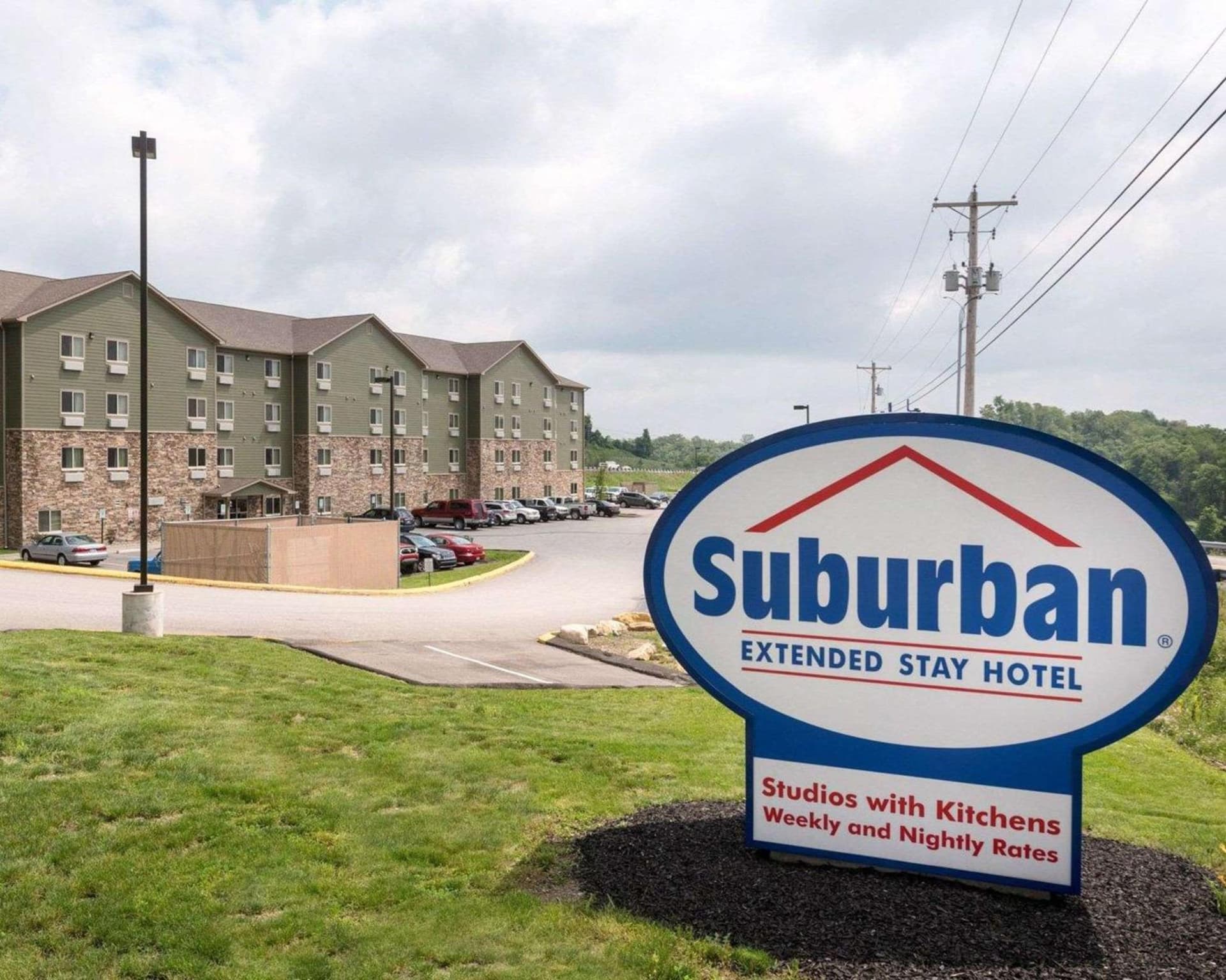 Suburban Studios Triadelphia - Wheeling at The Highlands interior in Triadelphia, WV — gallery photo 2