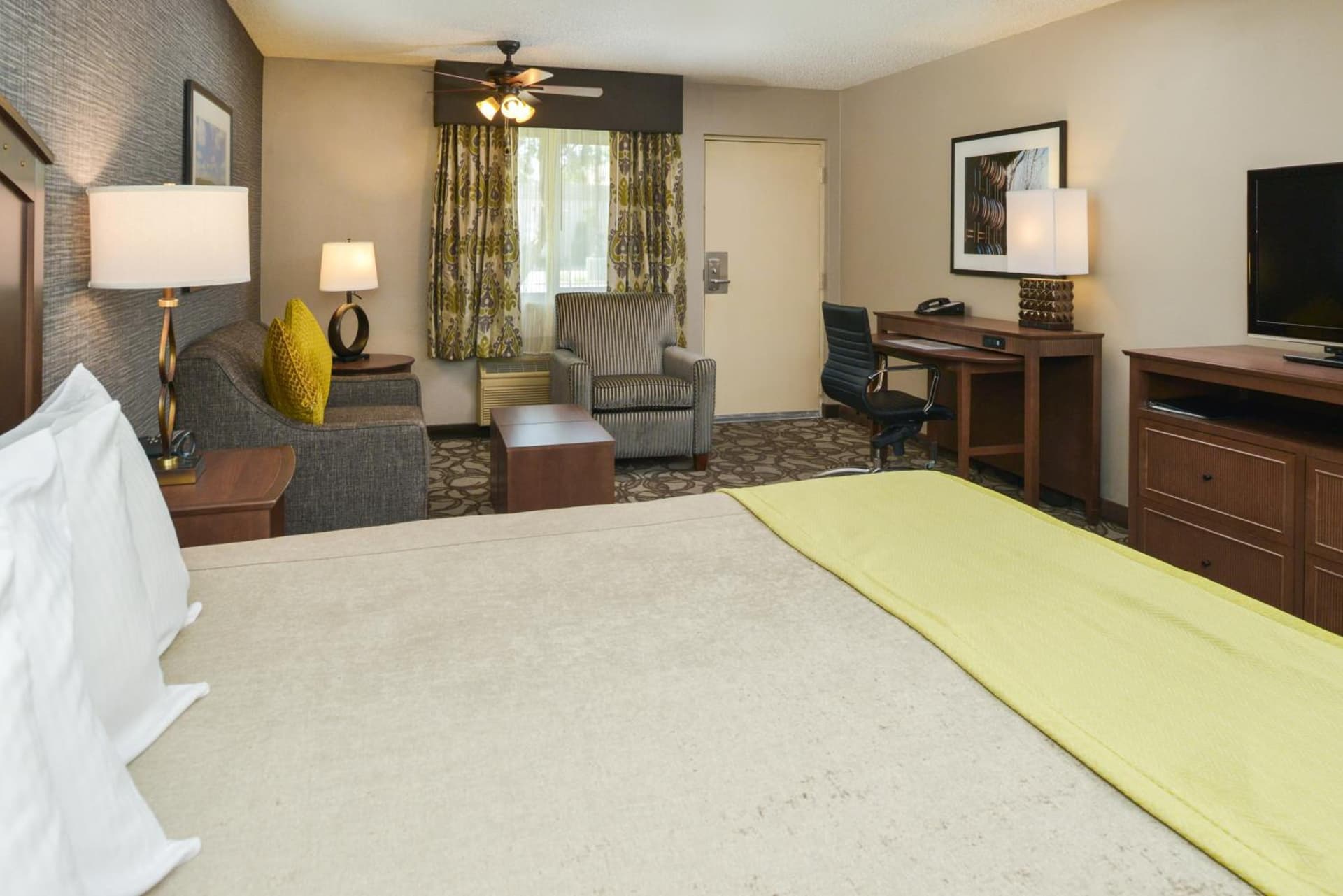 Best Western Plus Black Oak gallery photo in Paso Robles, CA — image 89