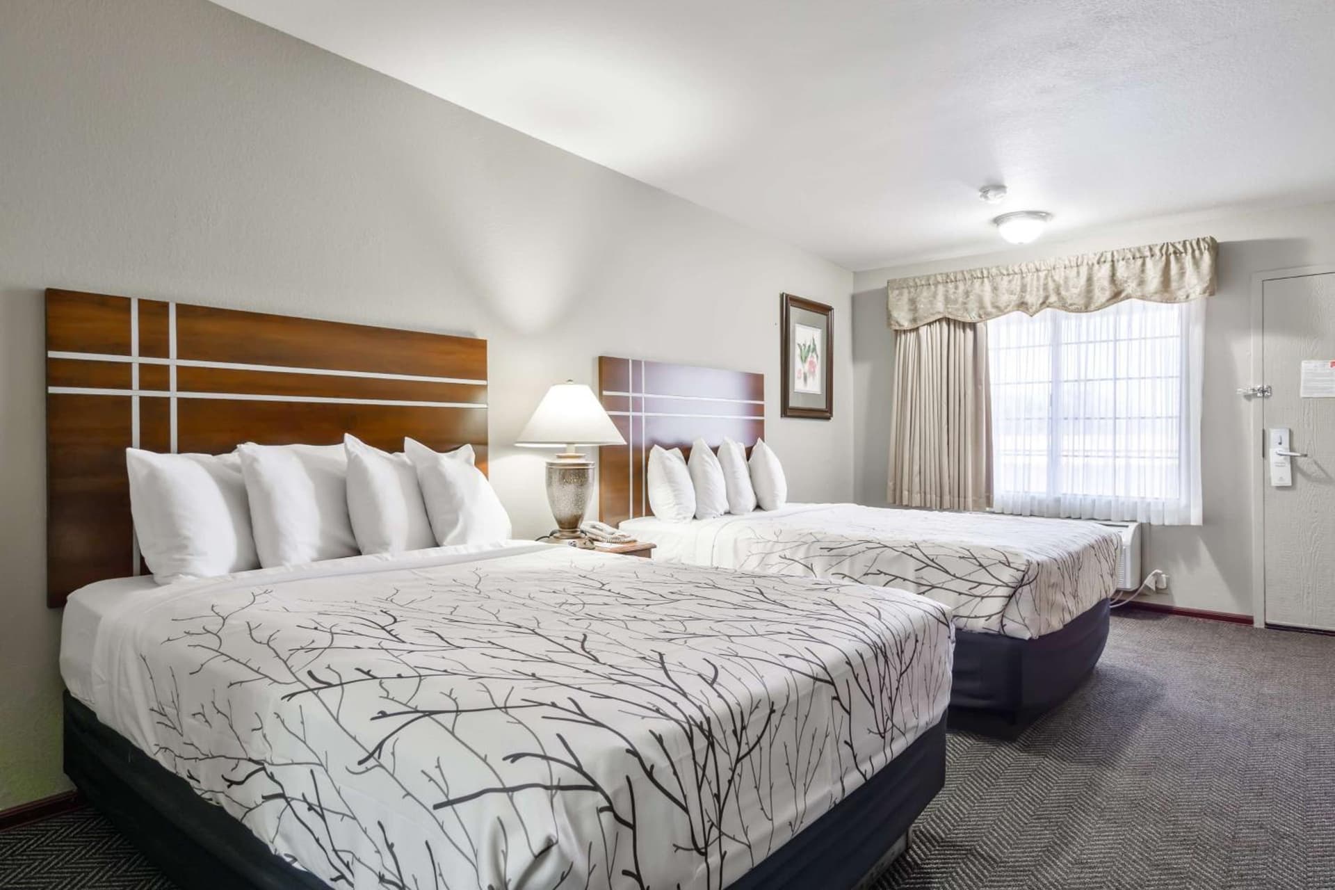 Rancho San Diego Inn & Suites gallery photo in El Cajon, CA — image 10