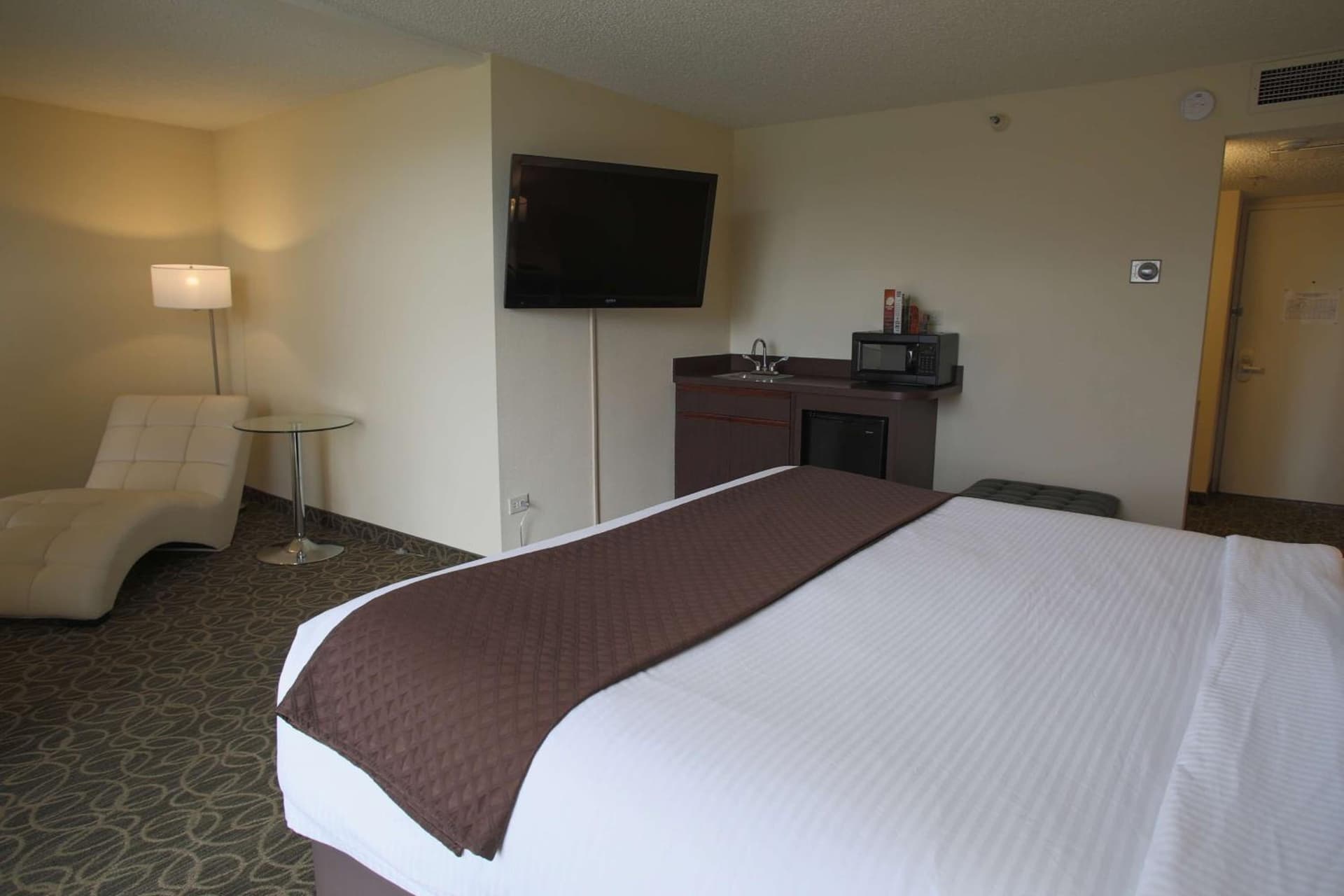 Red Lion Inn & Suites Olympia, Governor Hotel gallery photo in Olympia, WA — image 15