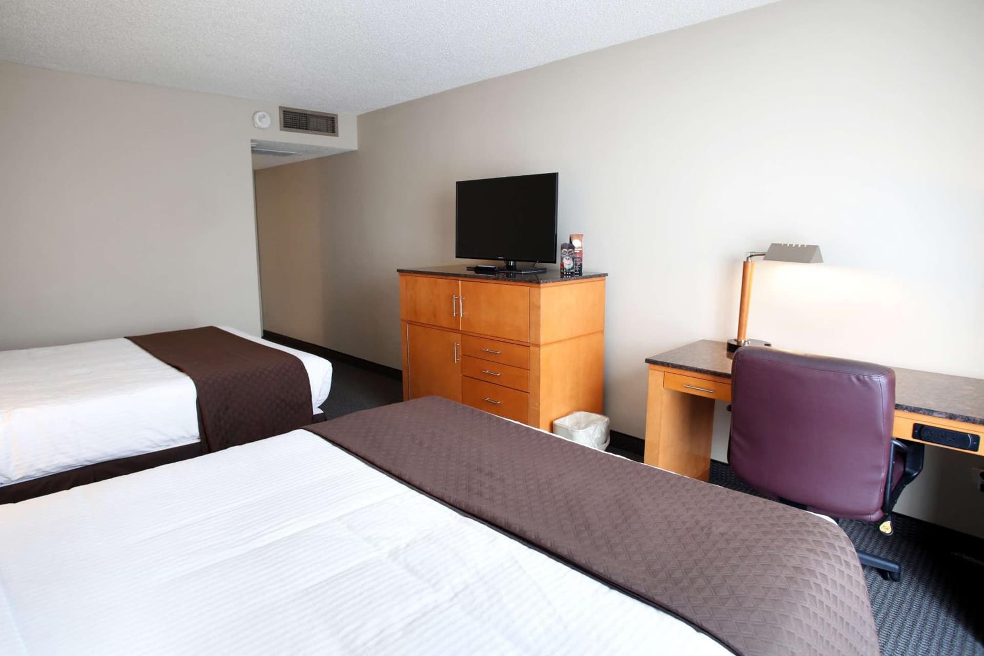 Red Lion Inn & Suites Olympia, Governor Hotel gallery photo in Olympia, WA — image 22