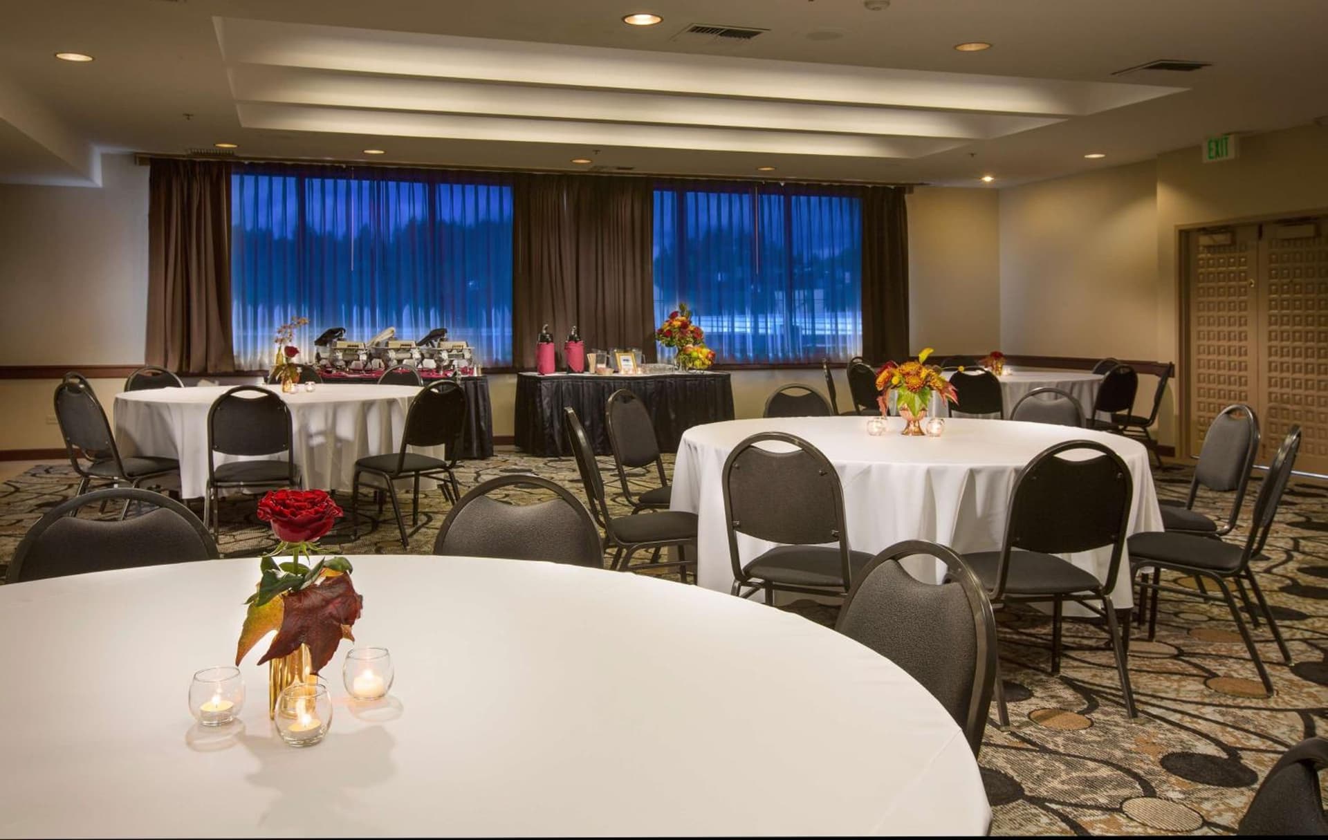 Red Lion Inn & Suites Olympia, Governor Hotel gallery photo in Olympia, WA — image 10