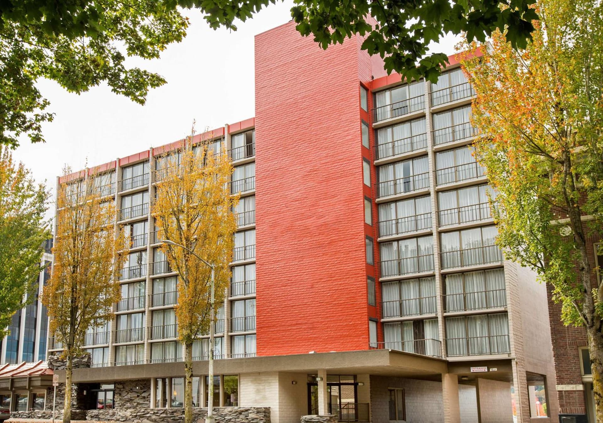 Red Lion Inn & Suites Olympia, Governor Hotel — hotel in Olympia, Washington