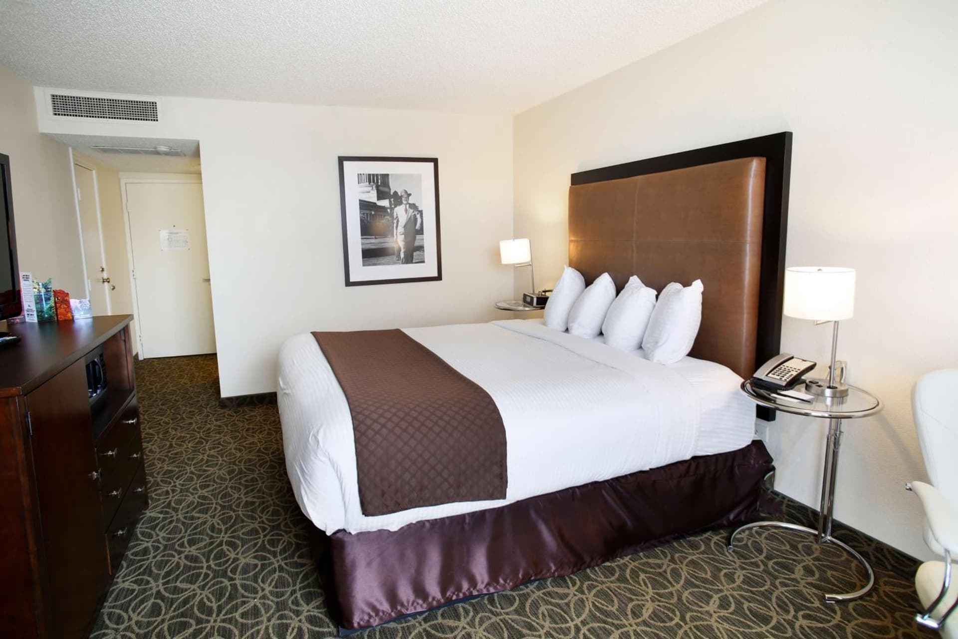 Red Lion Inn & Suites Olympia, Governor Hotel property views in Olympia, WA — gallery photo 3