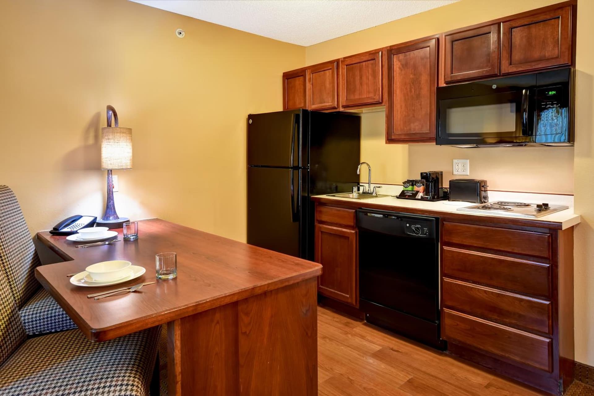 GrandStay Hotel & Suites La Crosse gallery photo in La Crosse, WI — image 4