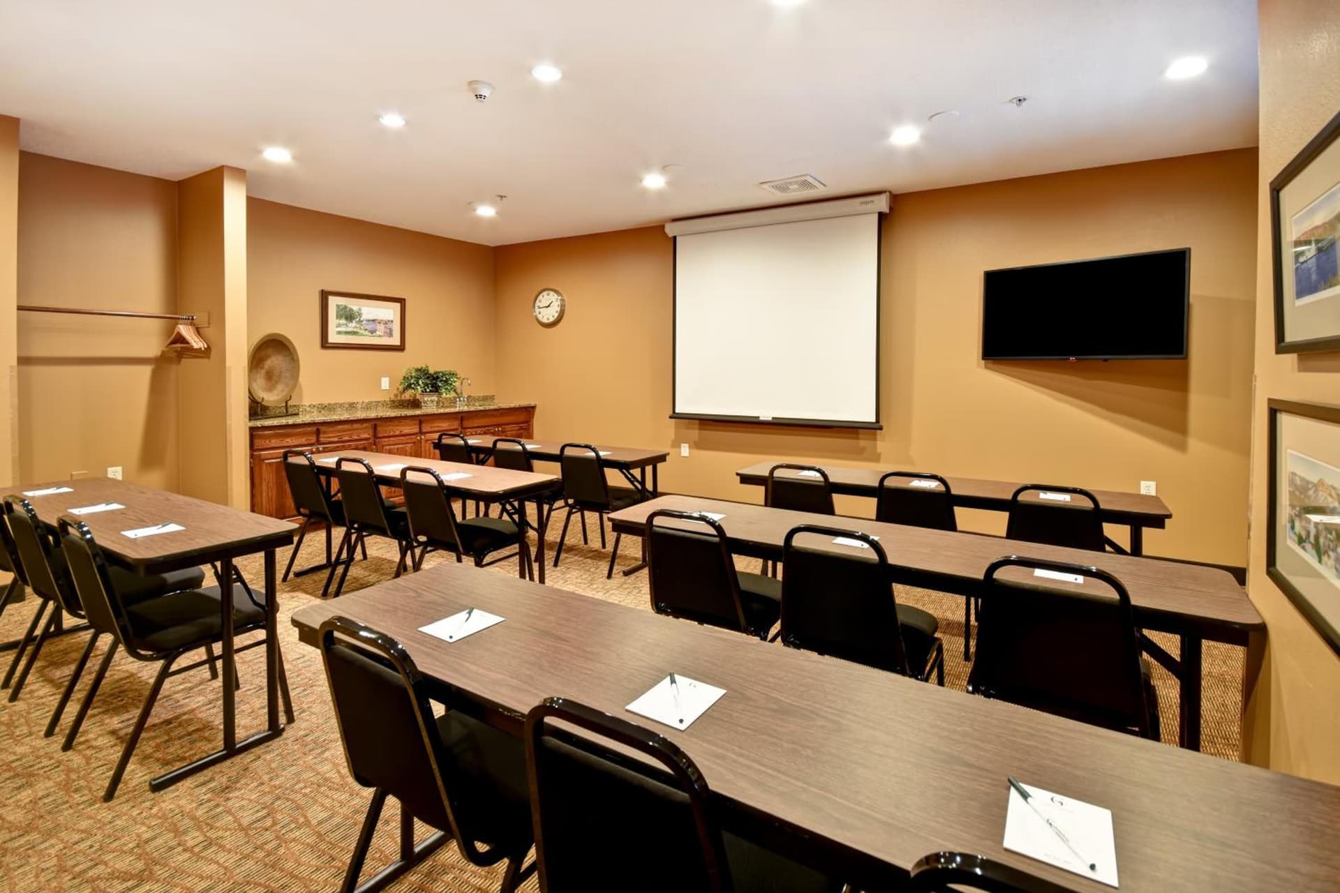 GrandStay Hotel & Suites La Crosse gallery photo in La Crosse, WI — image 22