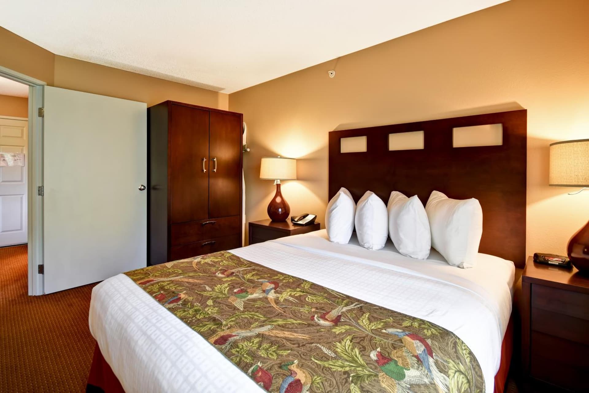 GrandStay Hotel & Suites La Crosse gallery photo in La Crosse, WI — image 11