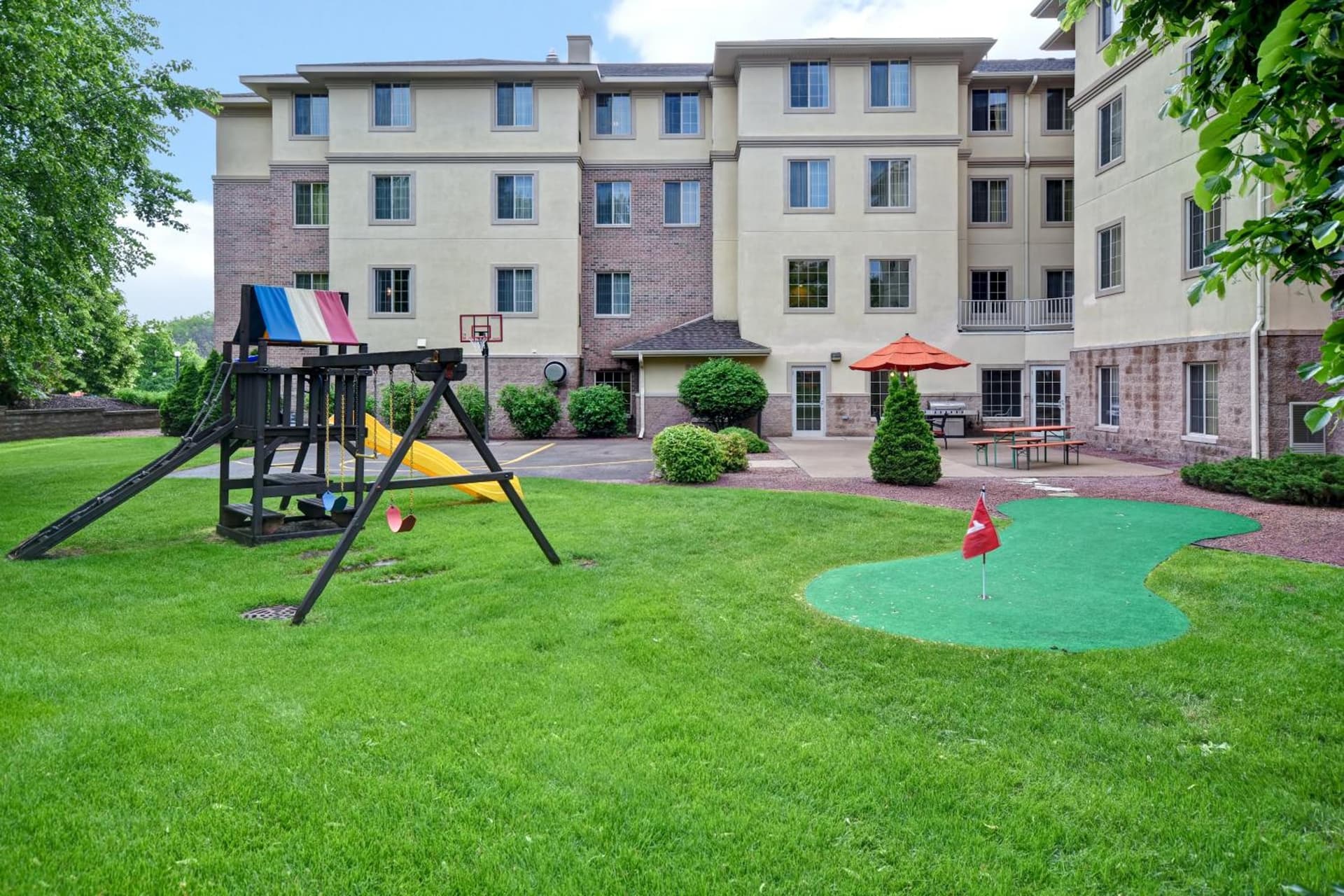 GrandStay Hotel & Suites La Crosse gallery photo in La Crosse, WI — image 17