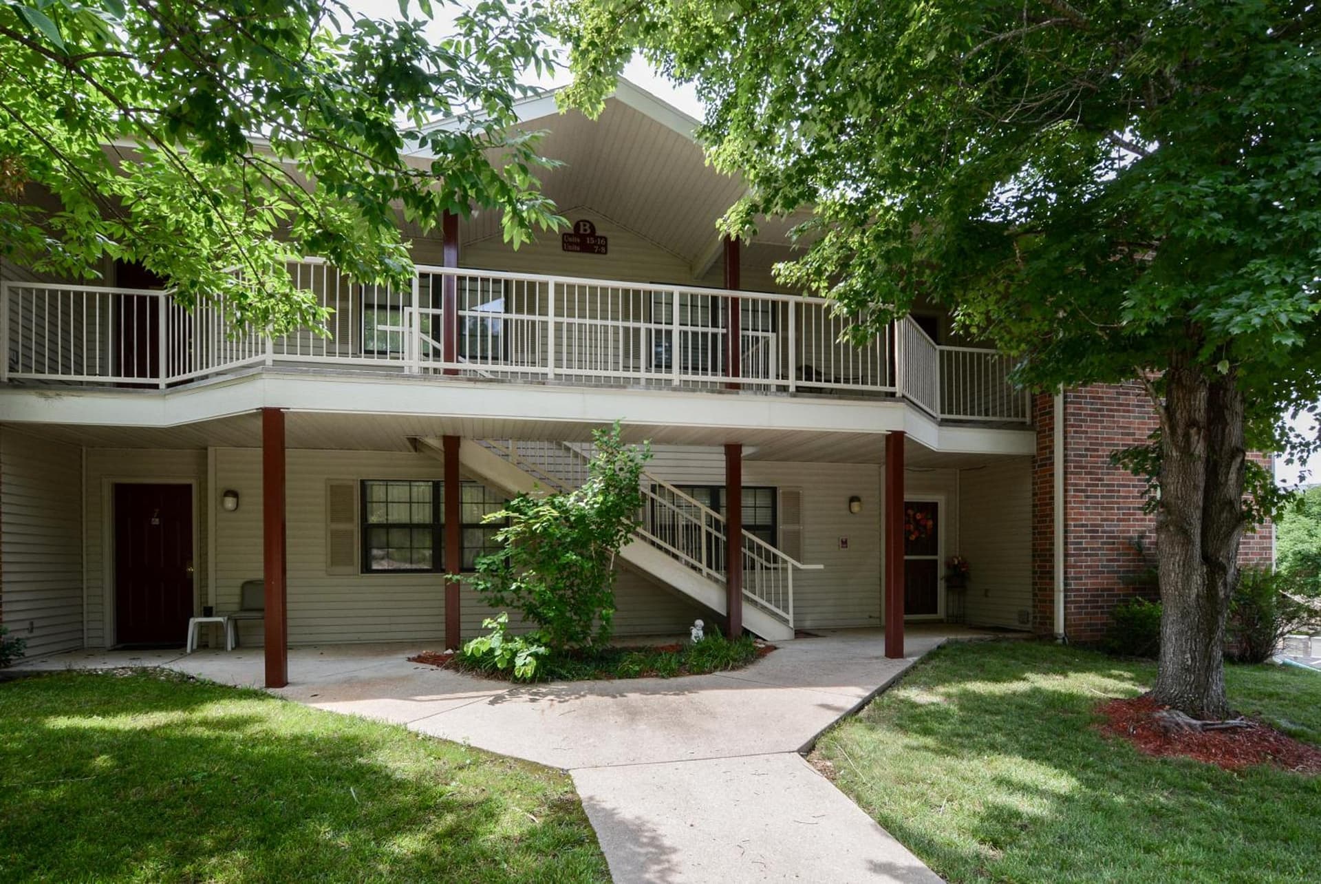 Luxury Condos at Thousand Hills - Heart of Branson - Beautifully remodeled - Spacious and Affordable featured exterior or lobby in Branson, MO — similar hotel