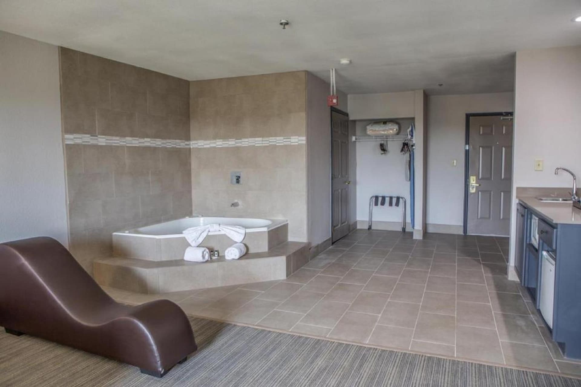 Country Inn & Suites by Radisson, Harlingen, TX gallery photo in Harlingen, TX — image 26