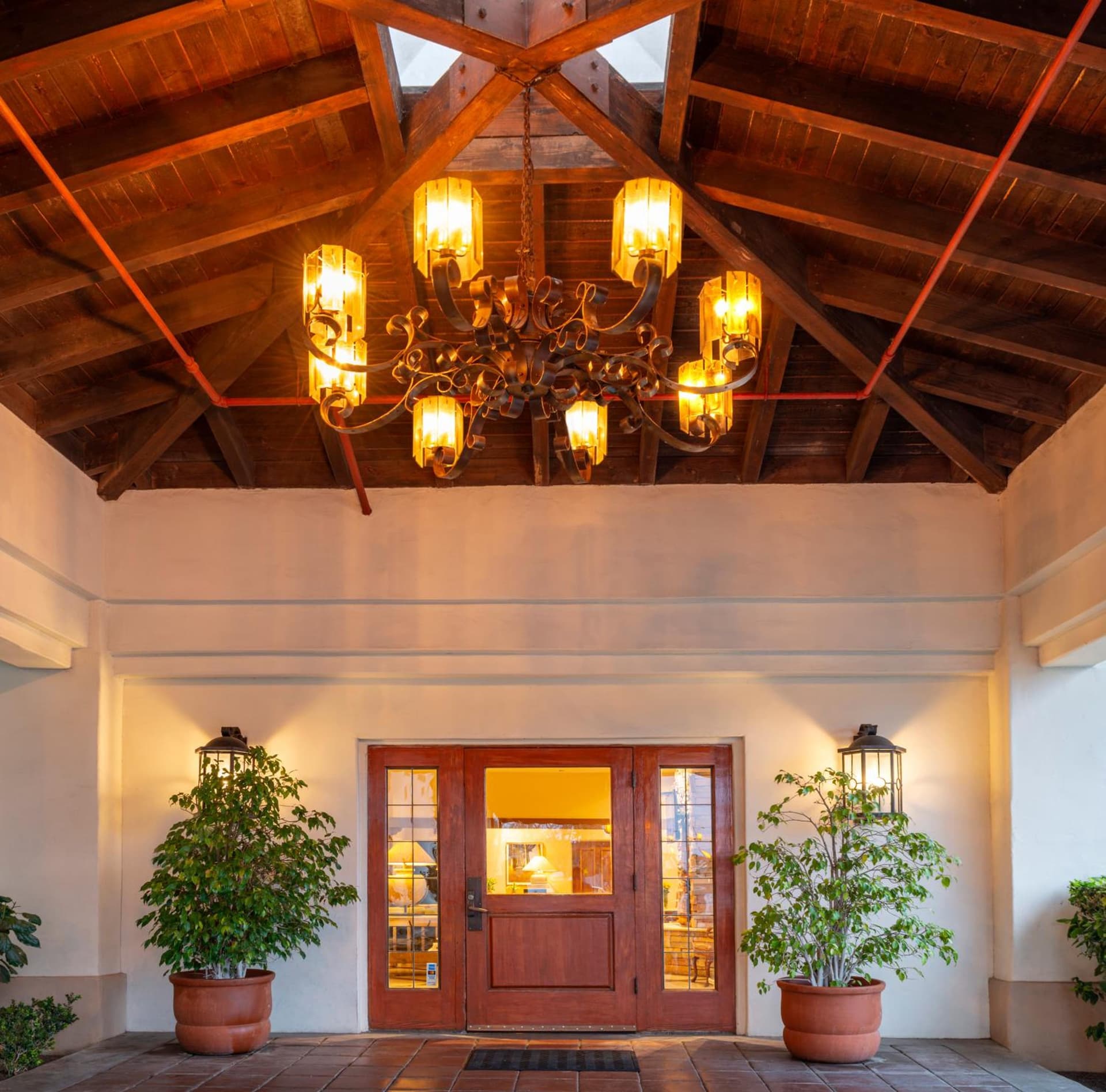 Clocktower Inn Ventura interior in Ventura, CA — gallery photo 2