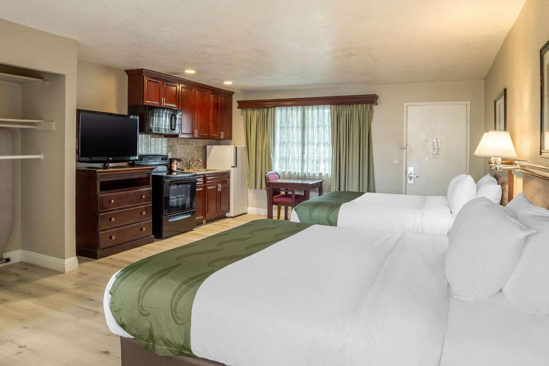 Quality Inn & Suites El Cajon San Diego East property views in El Cajon, CA — gallery photo 3