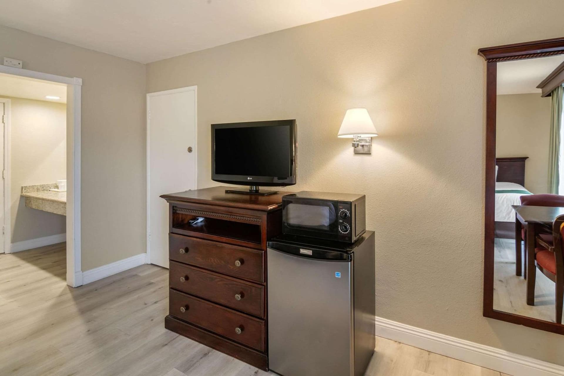 Quality Inn & Suites El Cajon San Diego East gallery photo in El Cajon, CA — image 35