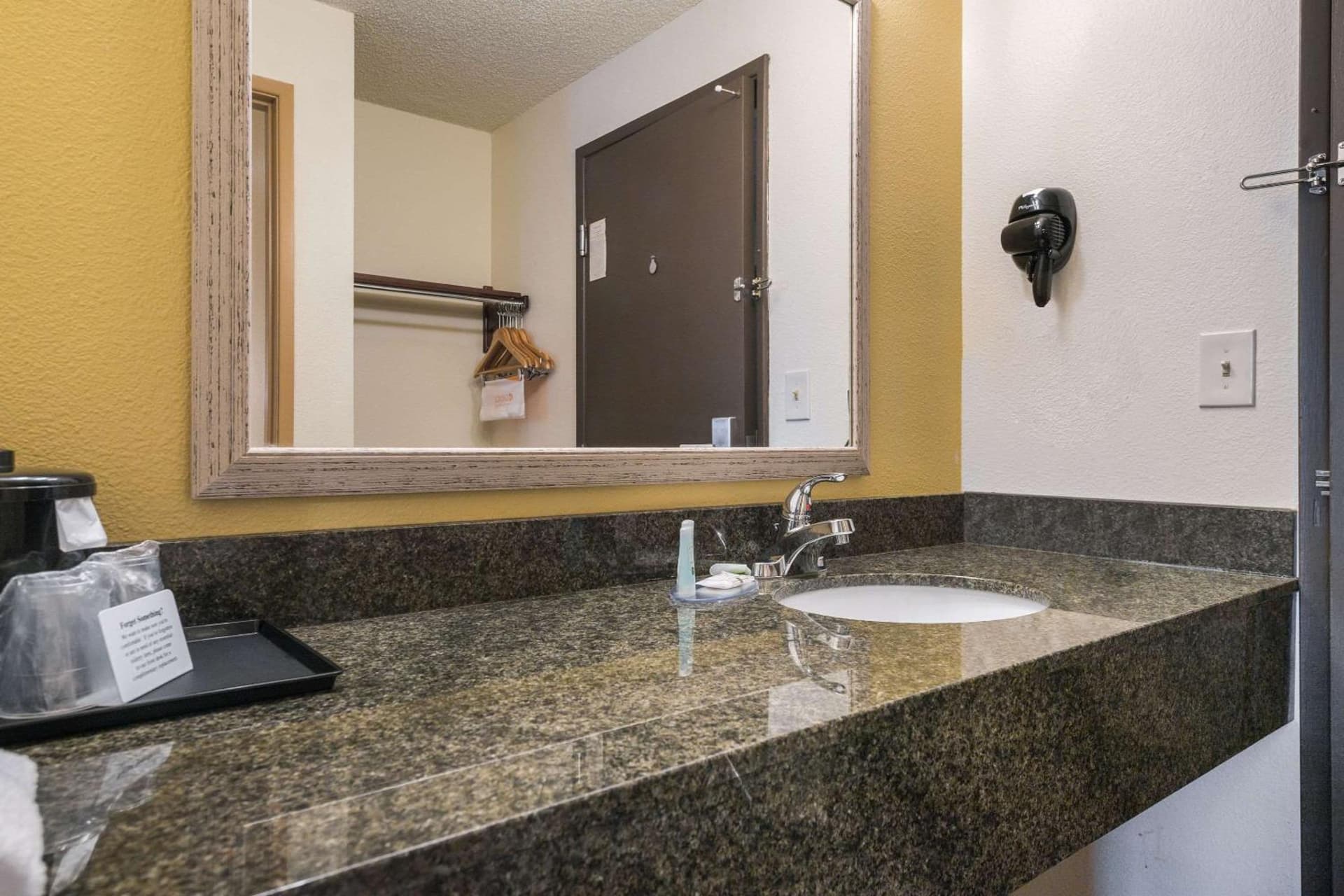 Quality Inn & Suites Silverdale Bangor-Keyport interior in Silverdale, WA — gallery photo 2