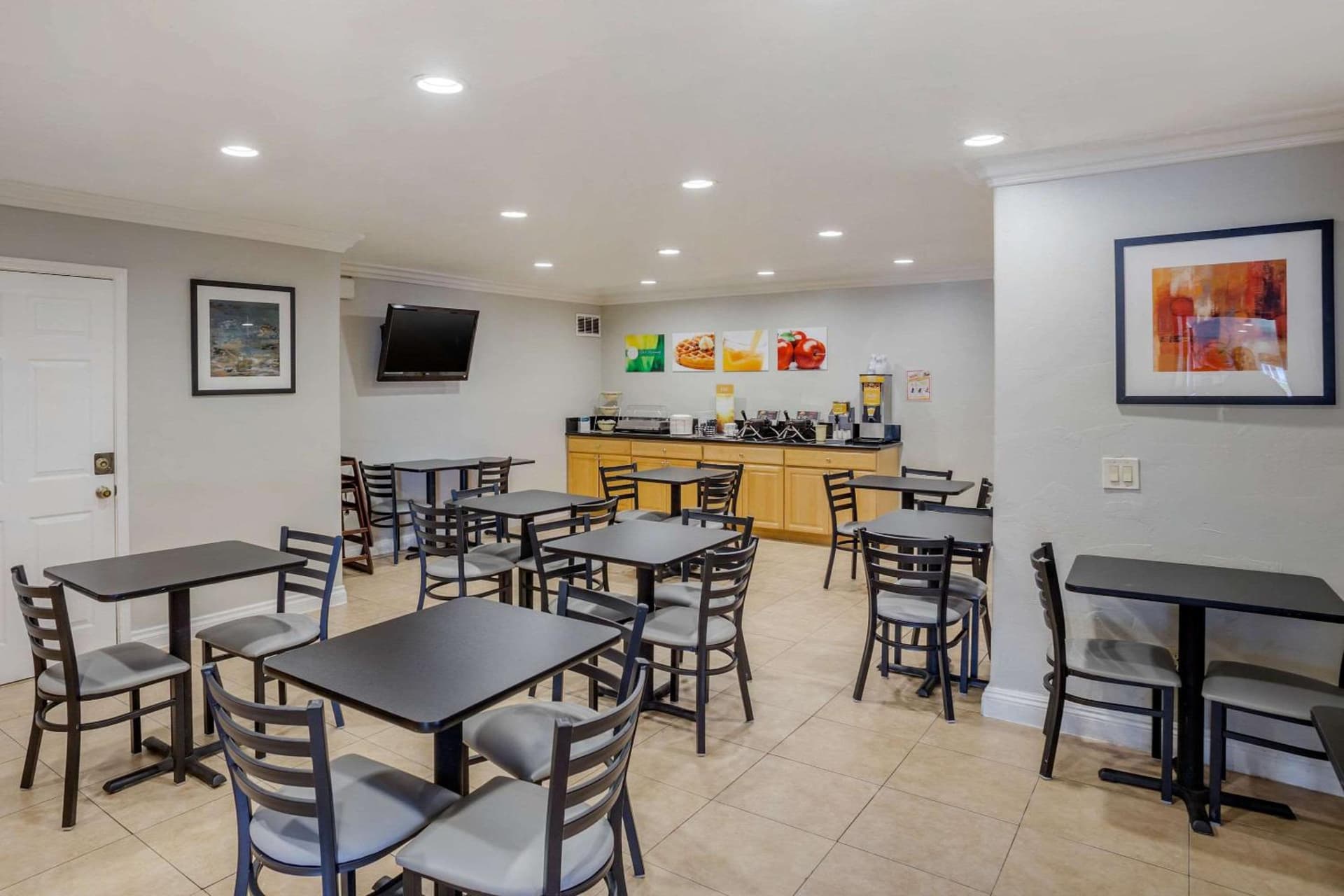 Quality Inn & Suites El Cajon San Diego East gallery photo in El Cajon, CA — image 21