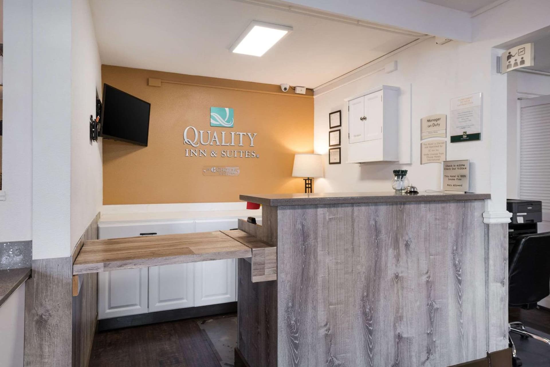 Quality Inn & Suites Silverdale Bangor-Keyport property views in Silverdale, WA — gallery photo 3