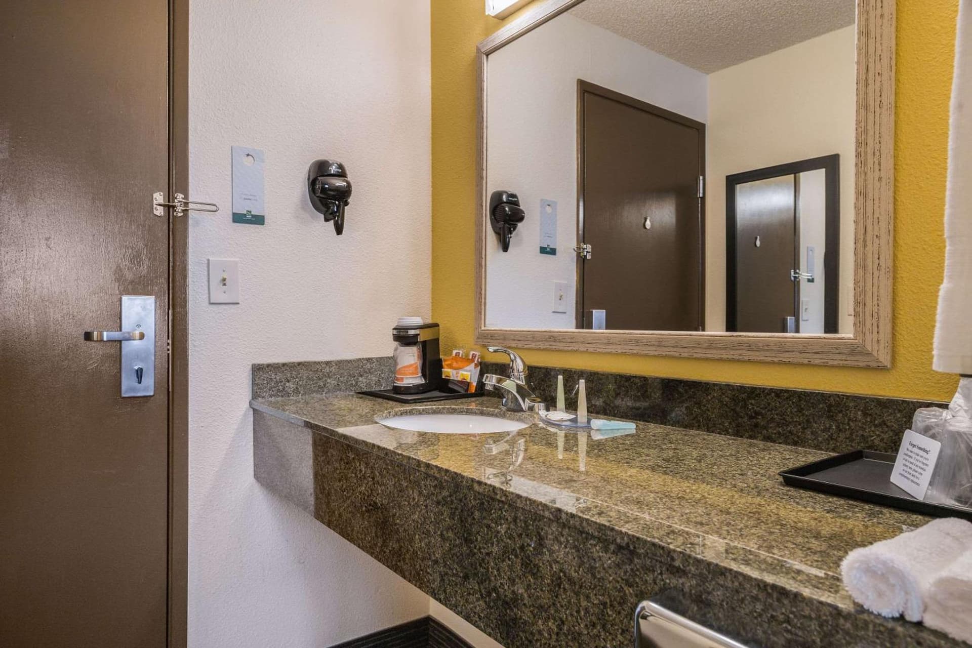 Quality Inn & Suites Silverdale Bangor-Keyport gallery photo in Silverdale, WA — image 8