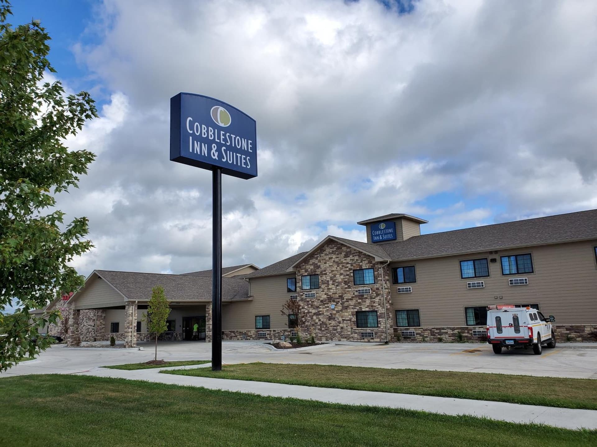 Cobblestone Inn & Suites - Boone featured exterior or lobby in Boone, IA — similar hotel