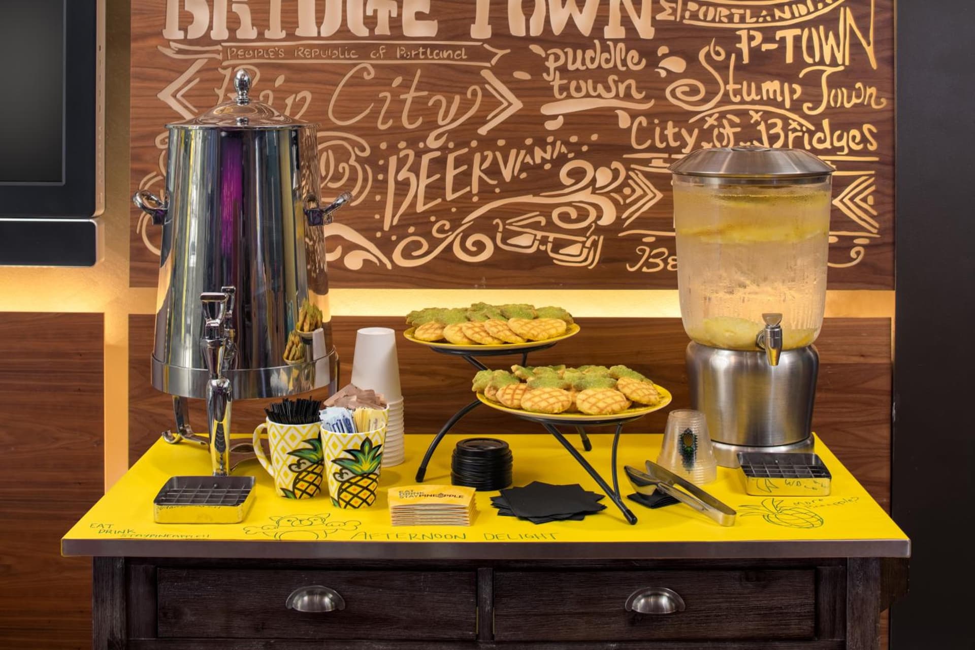 Staypineapple, Hotel Rose, Downtown Portland gallery photo in Portland, OR — image 60