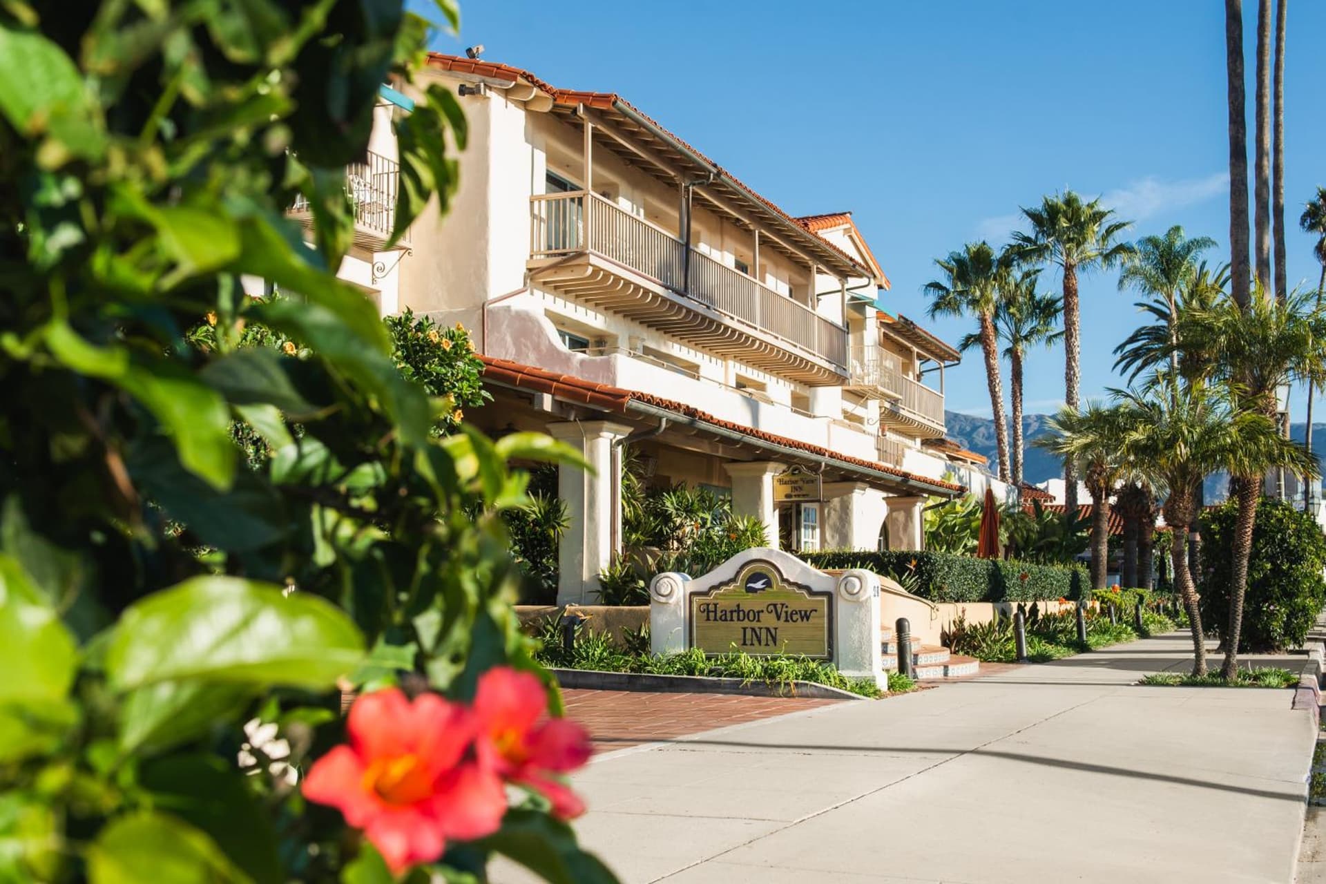 Harbor View Inn property views in Santa Barbara, CA — gallery photo 3