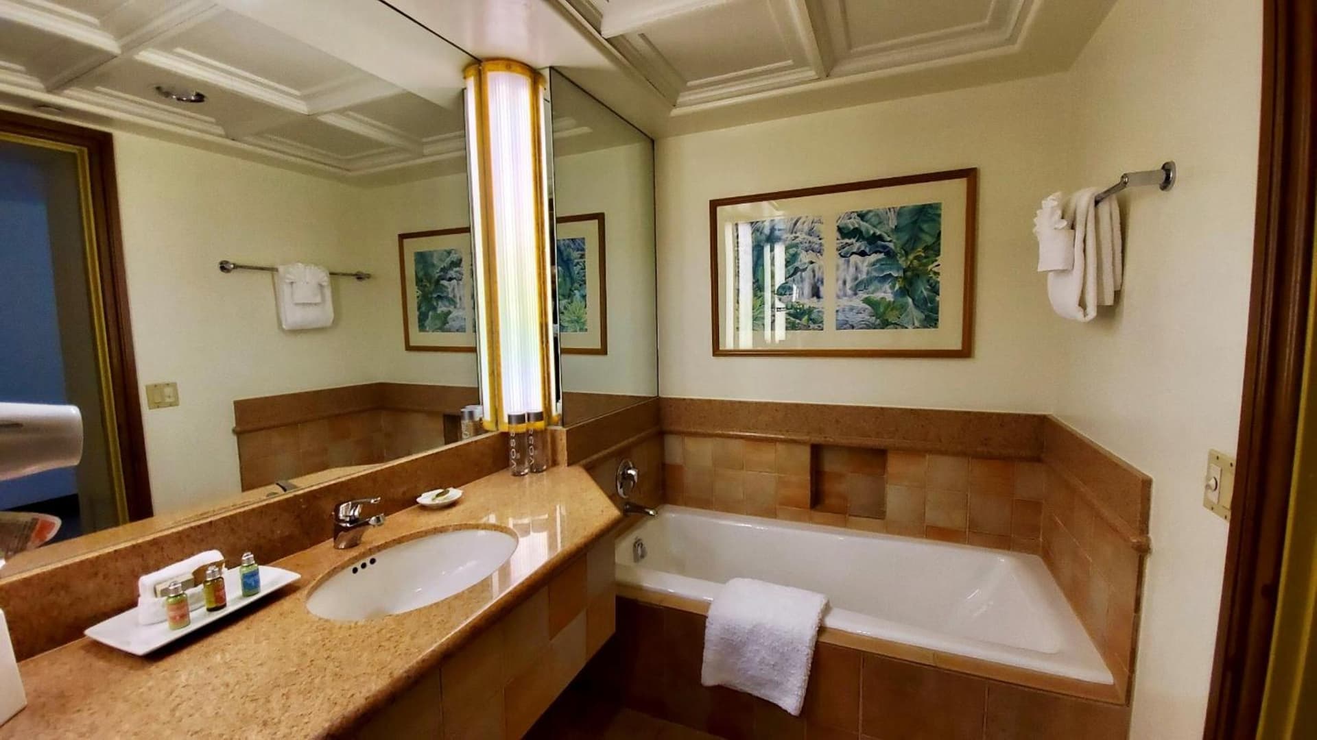 Harbor View Inn gallery photo in Santa Barbara, CA — image 29