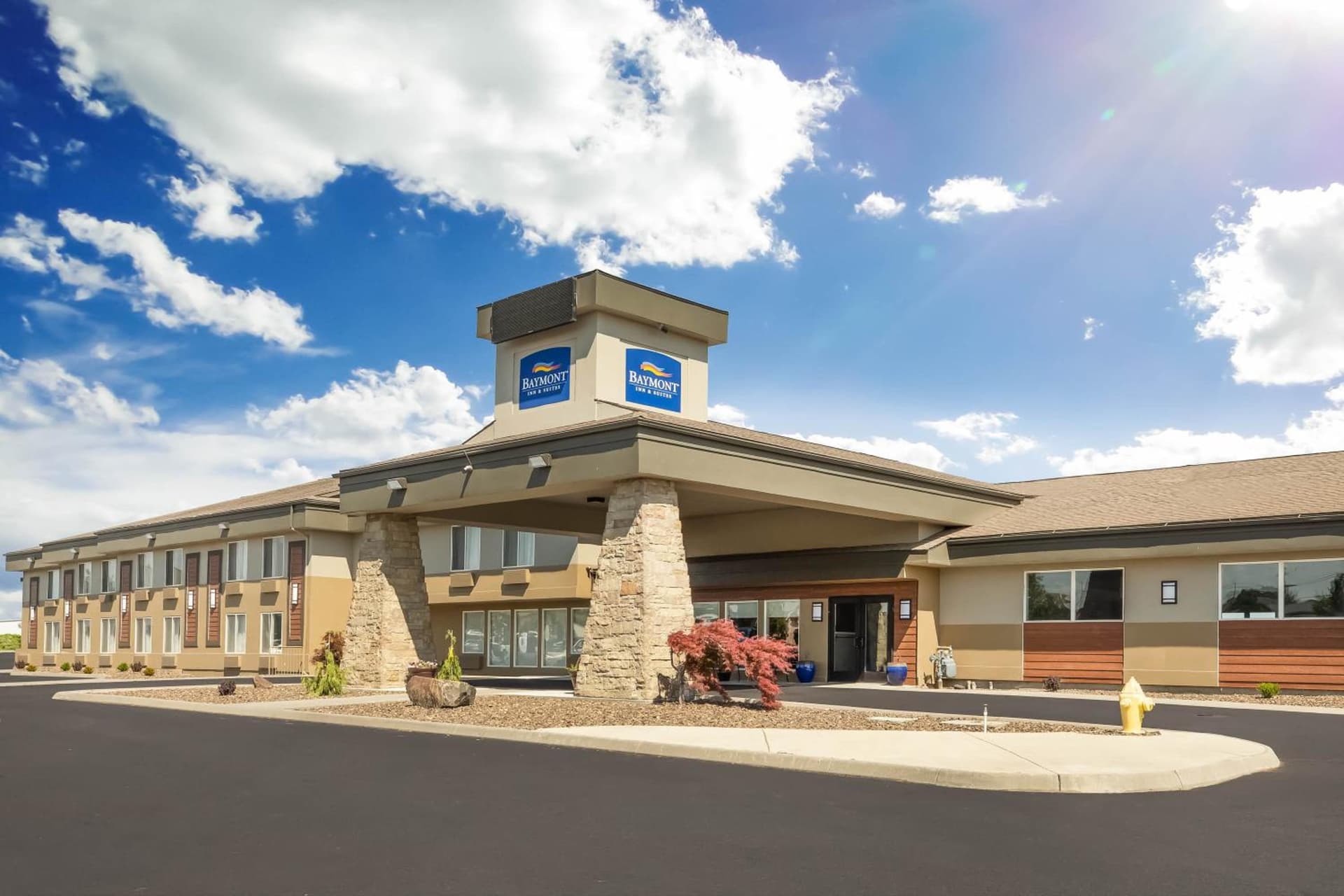 Baymont by Wyndham Tri-Cities/Kennewick WA featured exterior or lobby in Kennewick, WA — similar hotel