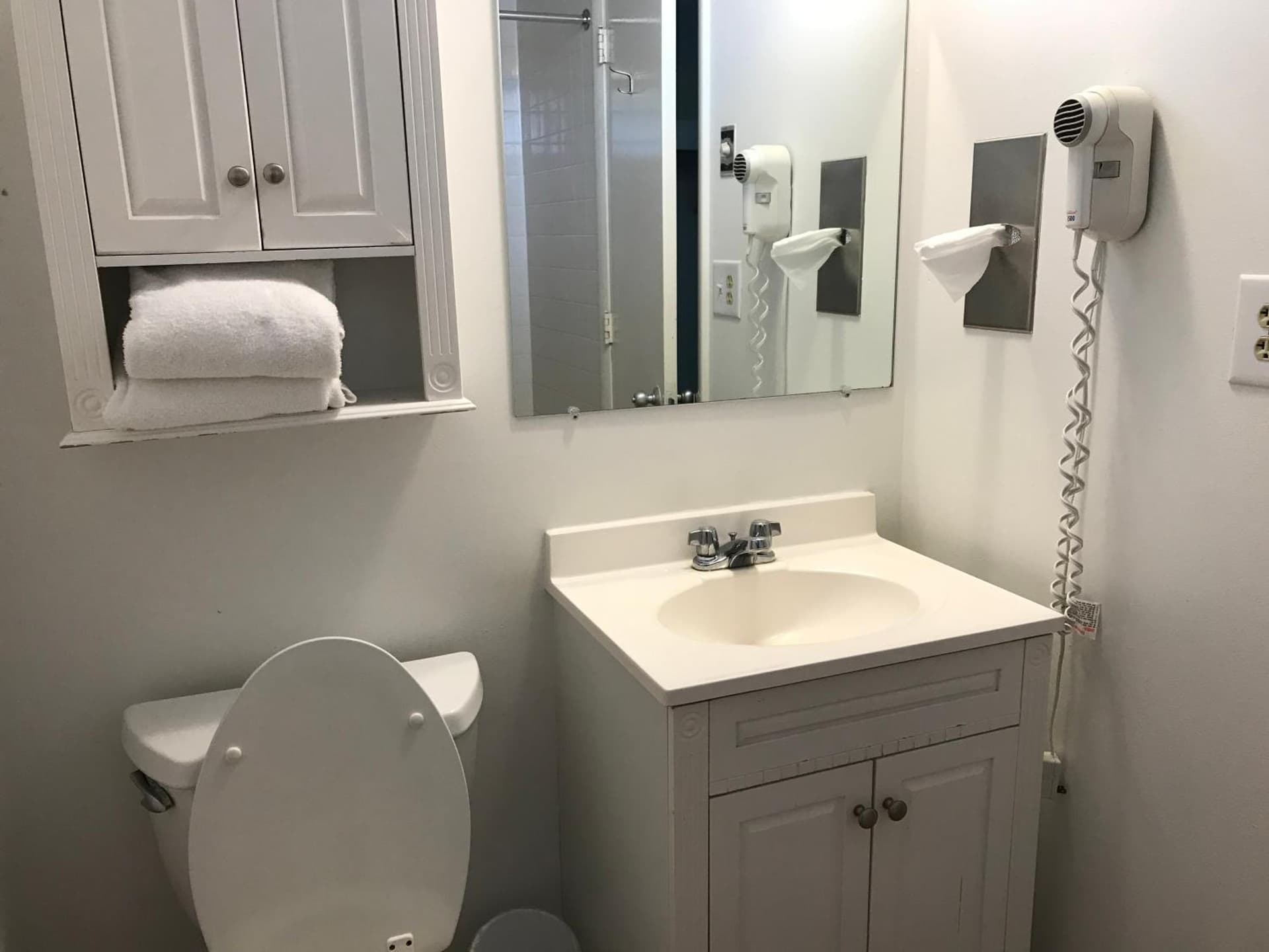 Shenvalee Golf Resort interior in New Market, VA — gallery photo 2