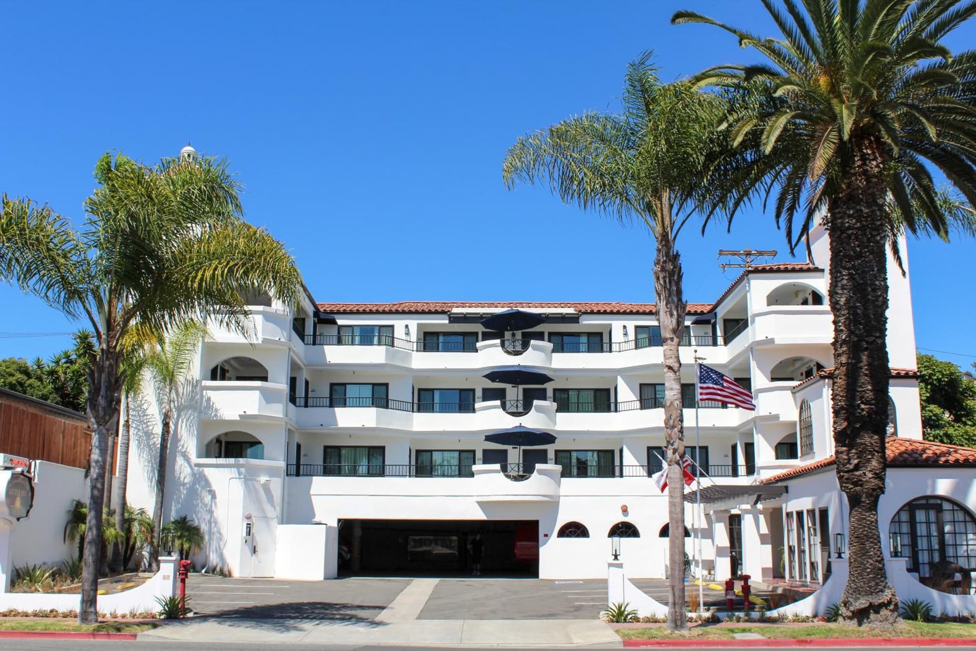 The Surfbreak Hotel interior in San Clemente, CA — gallery photo 2