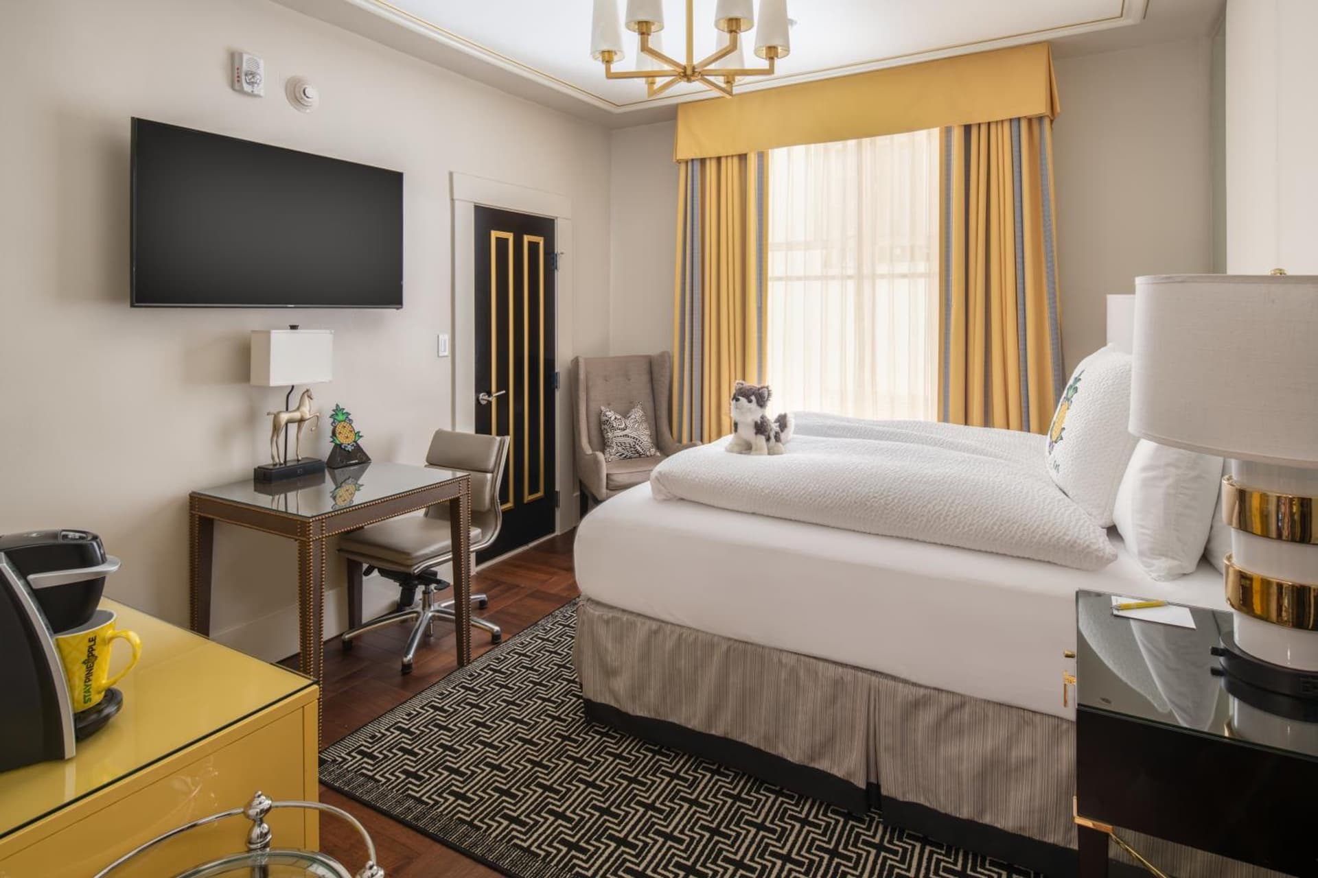 Staypineapple, An Elegant Hotel, Union Square gallery photo in San Francisco, CA — image 10