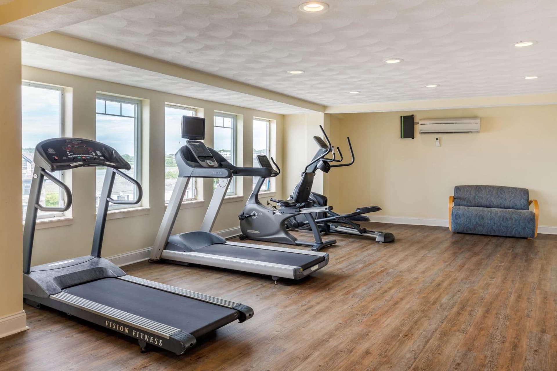 Atlantic Beach Hotel Newport gallery photo in Middletown, RI — image 43