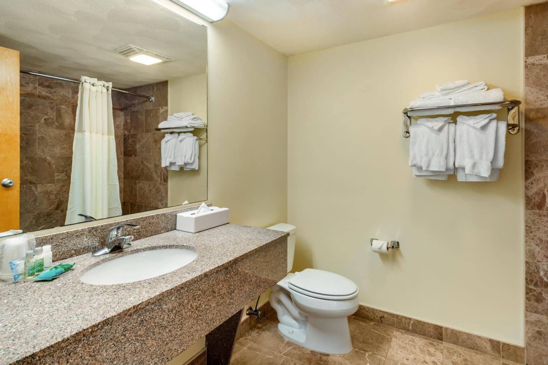 Atlantic Beach Hotel Newport gallery photo in Middletown, RI — image 47