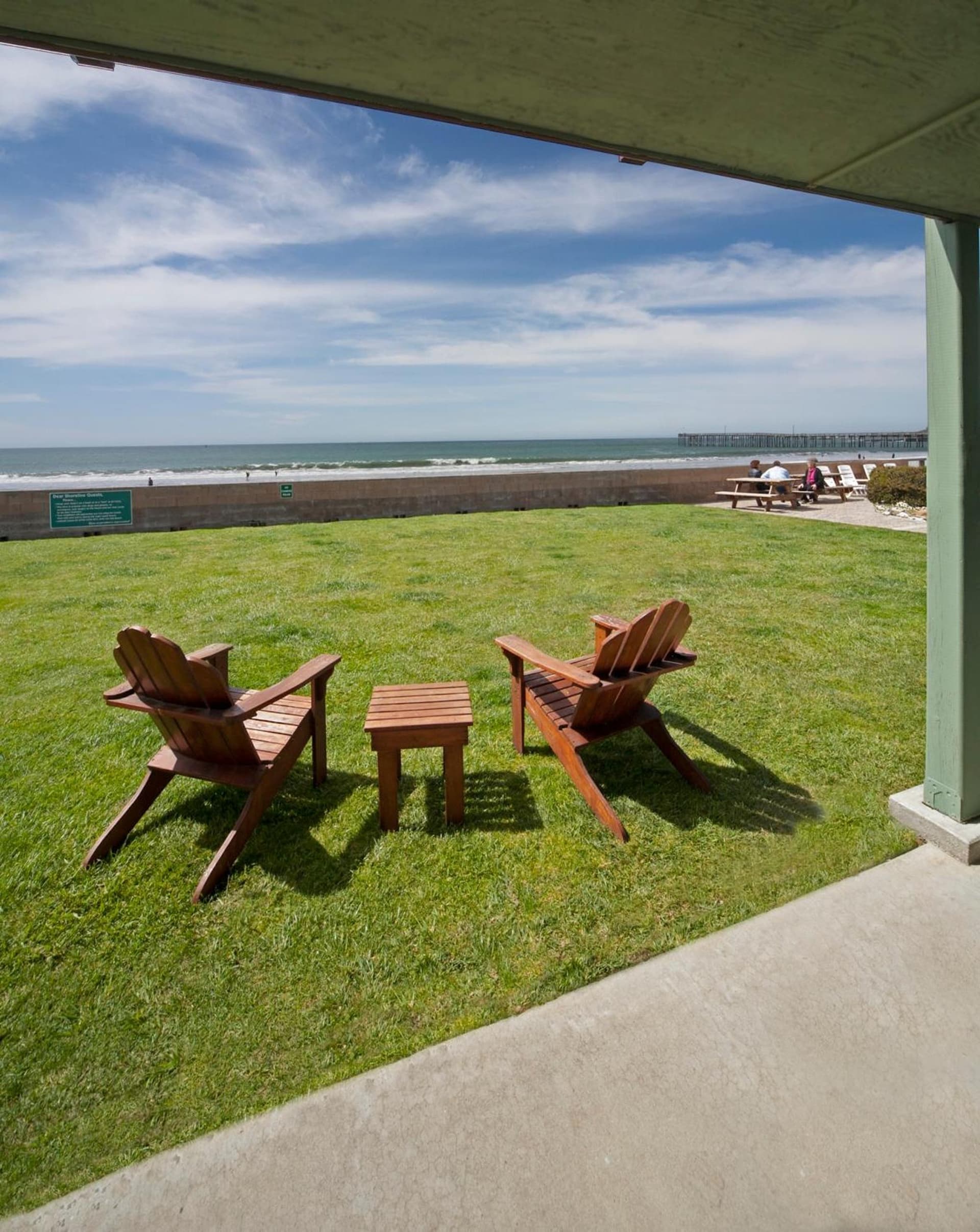 Shoreline Inn...on the beach property views in Cayucos, CA — gallery photo 3