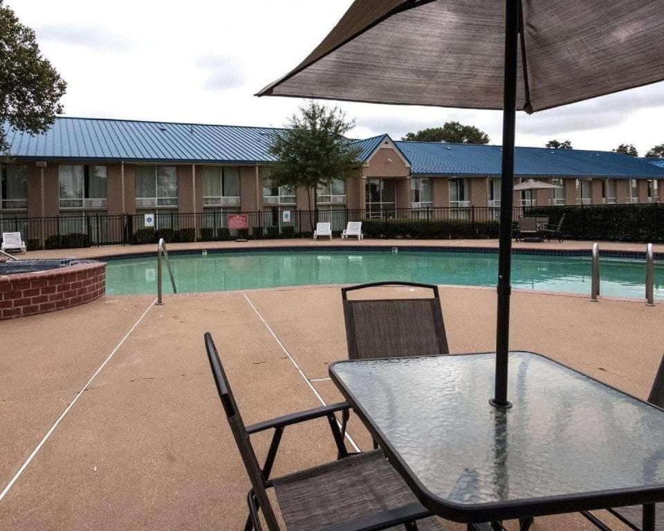 Economy Inn & Suites gallery photo in Shreveport, LA — image 11