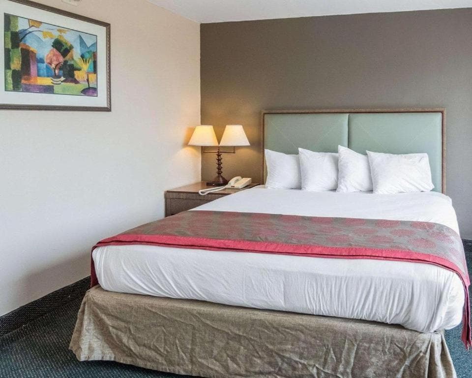 Economy Inn & Suites gallery photo in Shreveport, LA — image 9