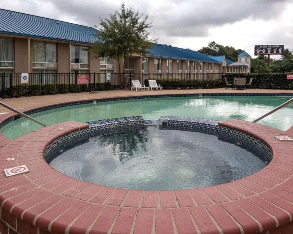 Economy Inn & Suites gallery photo in Shreveport, LA — image 4