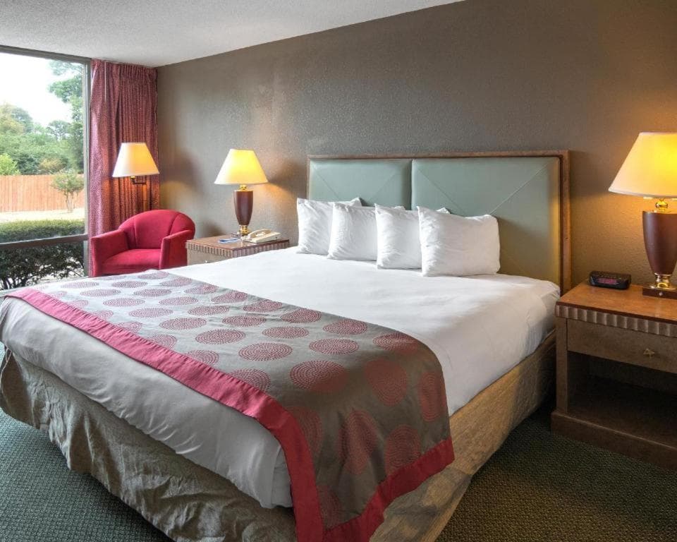 Economy Inn & Suites gallery photo in Shreveport, LA — image 29
