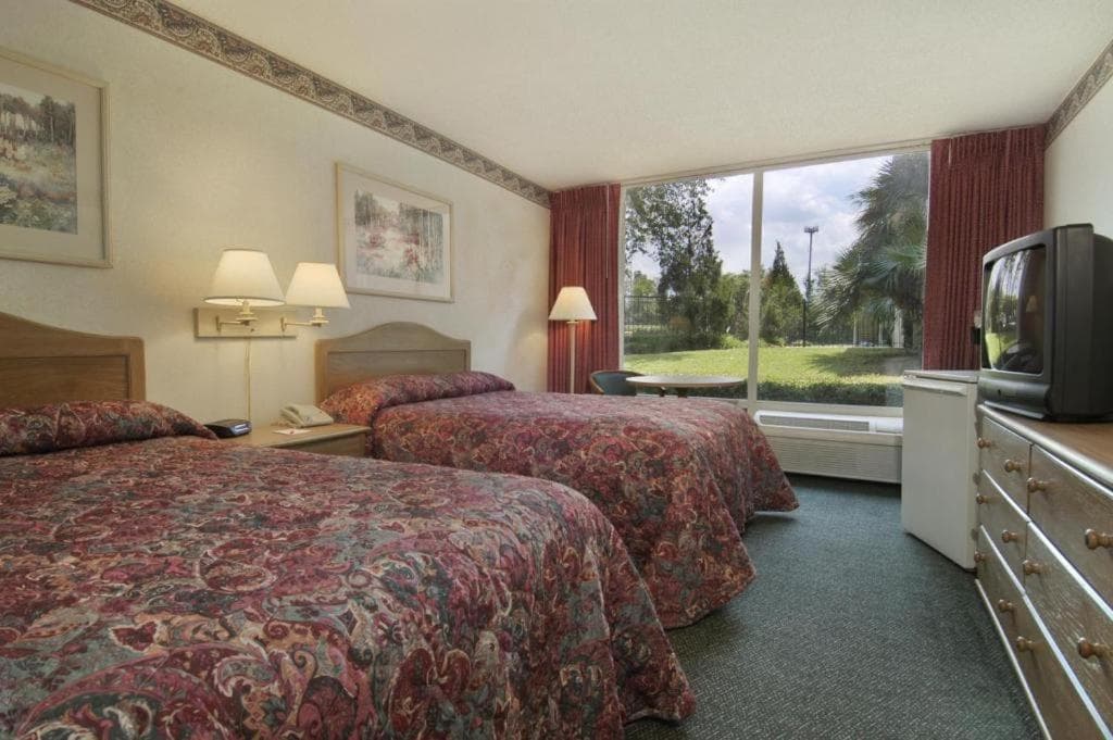 Economy Inn & Suites gallery photo in Shreveport, LA — image 35