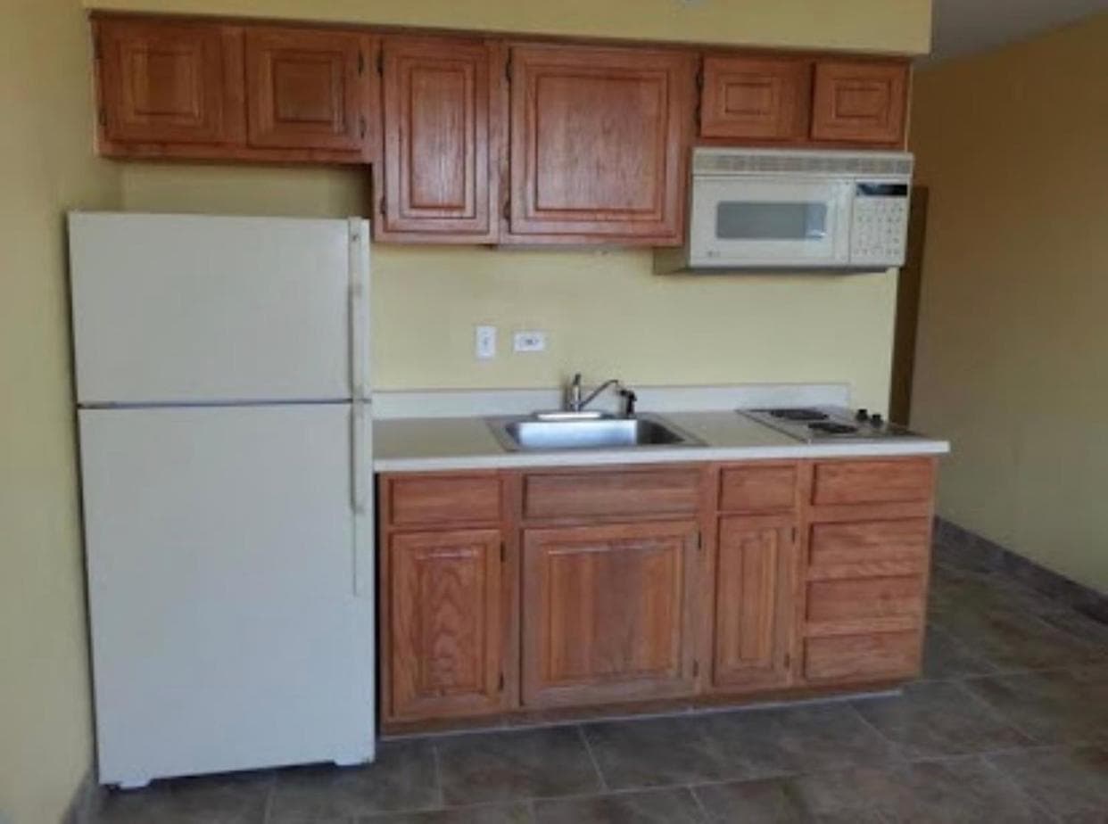 Economy Inn & Suites property views in Shreveport, LA — gallery photo 3